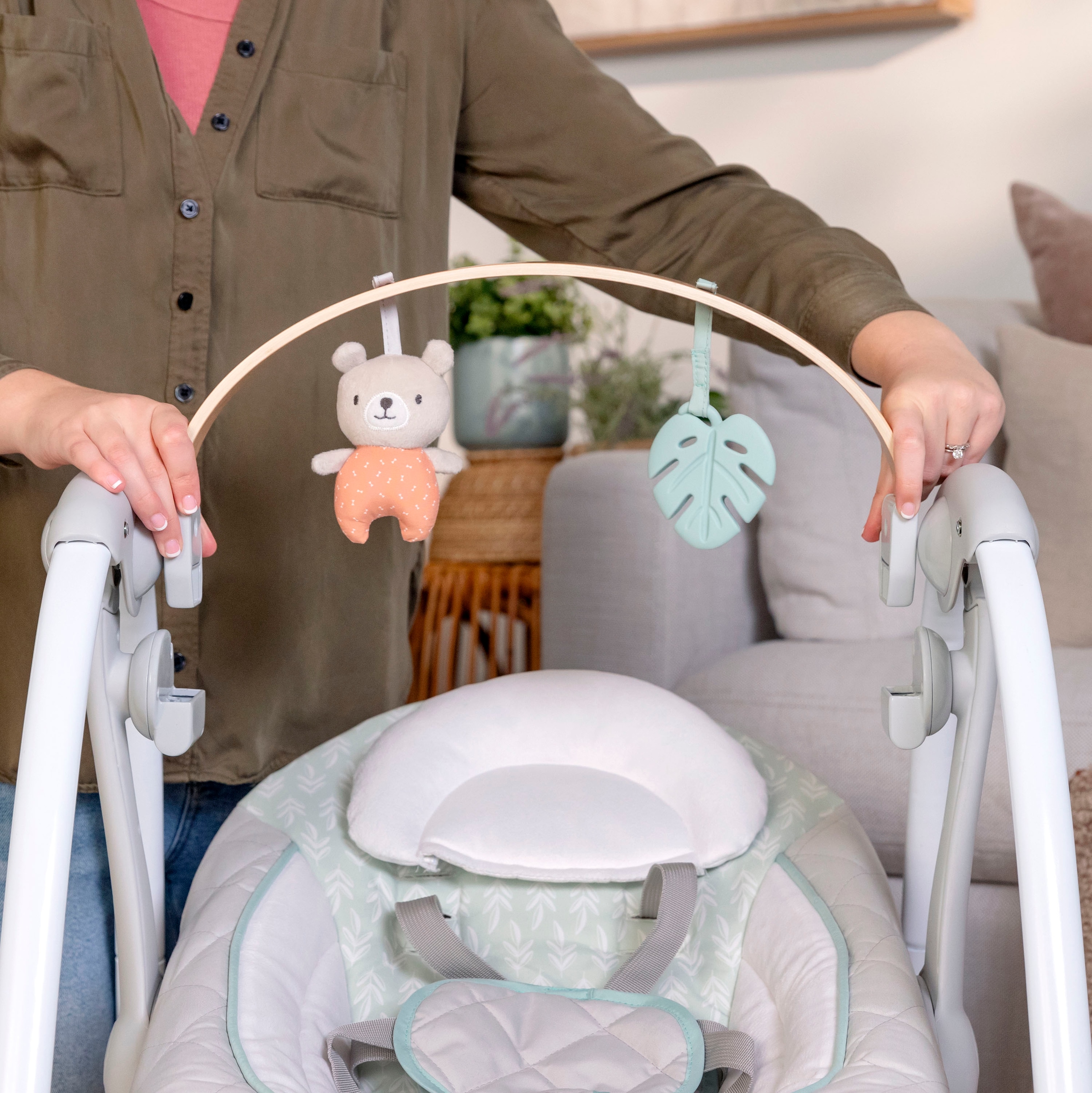 ingenuity Transat pour bébé »Cozy Spot Swing 'n Go Portable Swing« bis 9 kilos mit Sound-Effekt