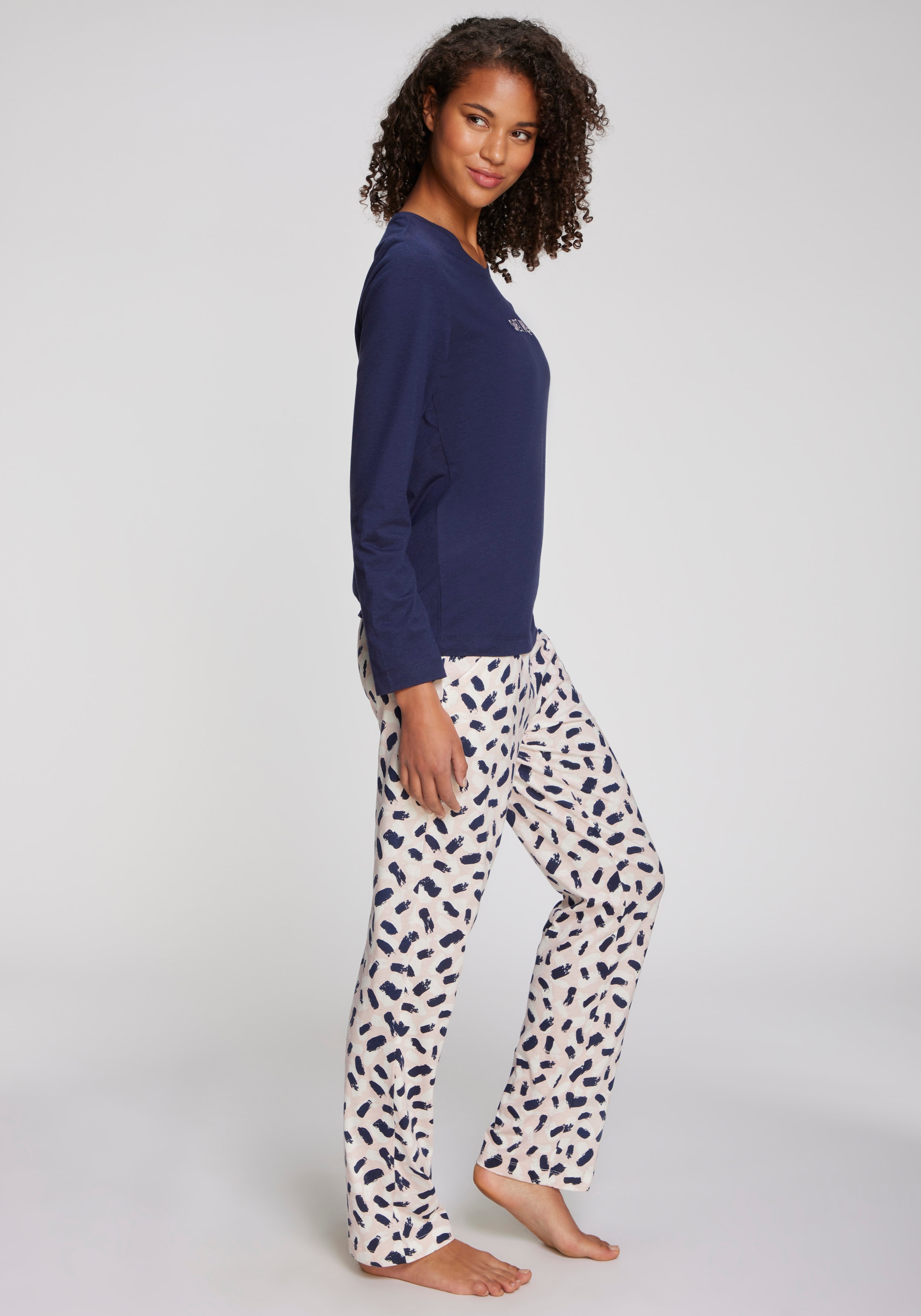 s.Oliver Pyjamaoberteil Mit kleinem Frontprint