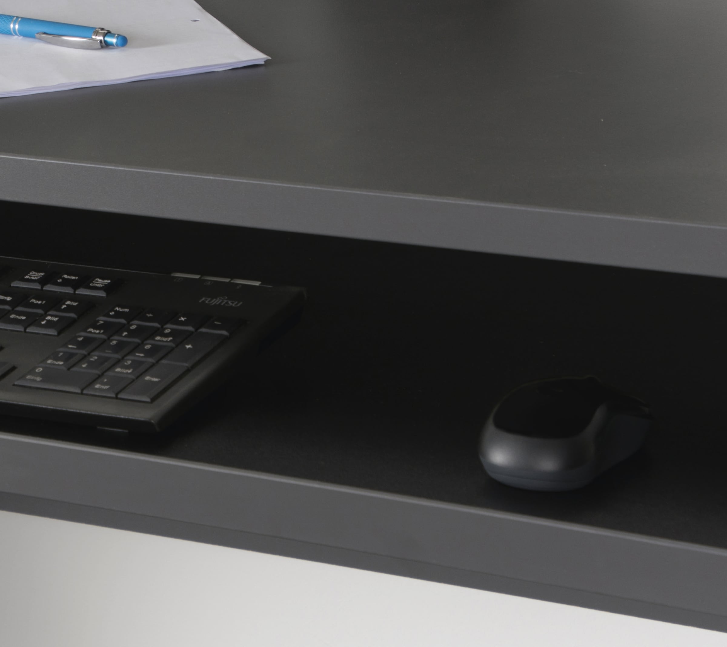 VOGL Möbelfabrik Schreibtisch »Barrie mit 2-farbigem Tastaturauszug« in 2 Breiten, 2,5 cm Tischplattenstärke, Made in Germany