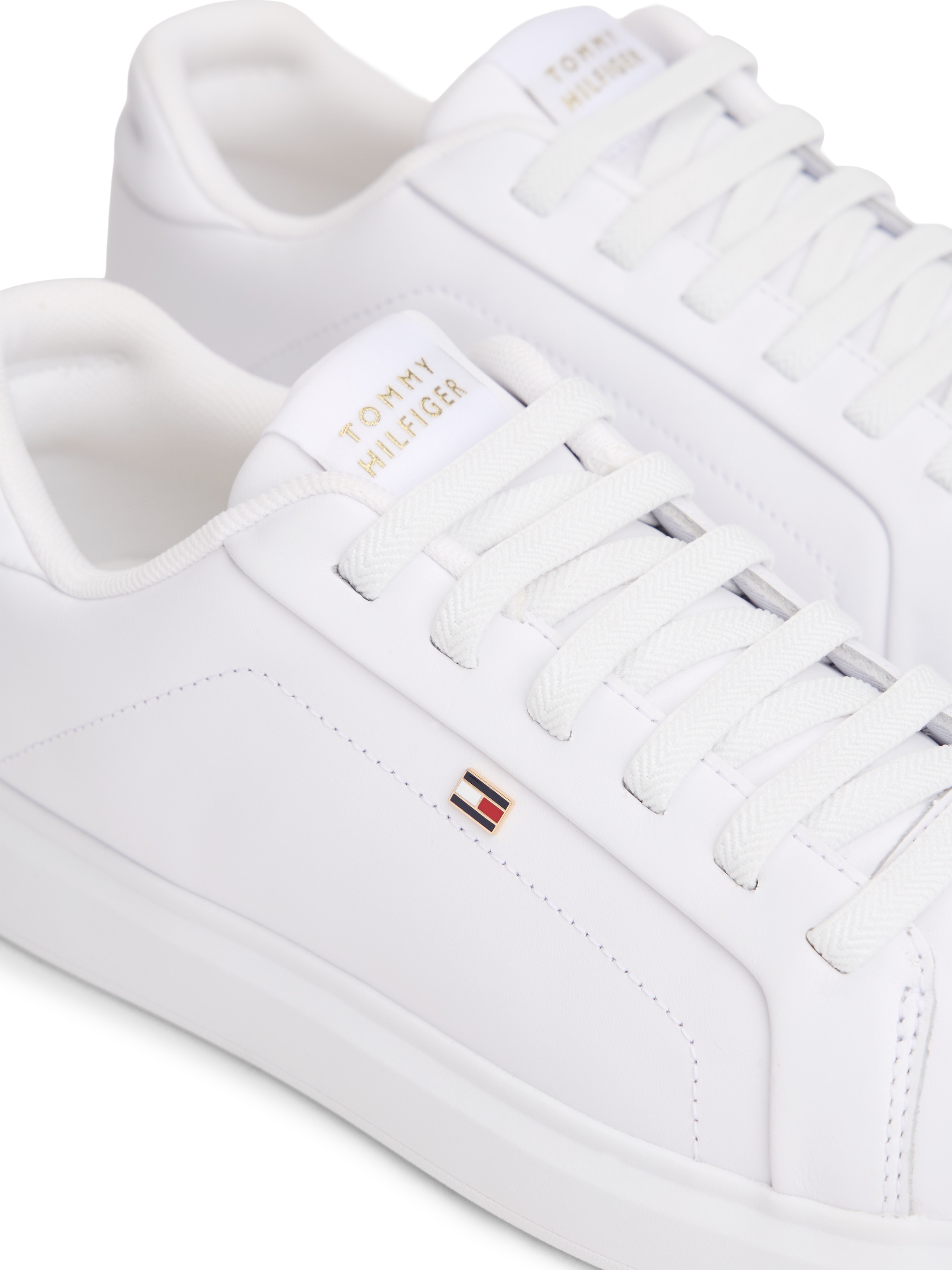 Tommy Hilfiger Baskets slip-on »TH ICON COURT LIGHT«  chaussure décontractée, mocassin avec broderie drapeaux