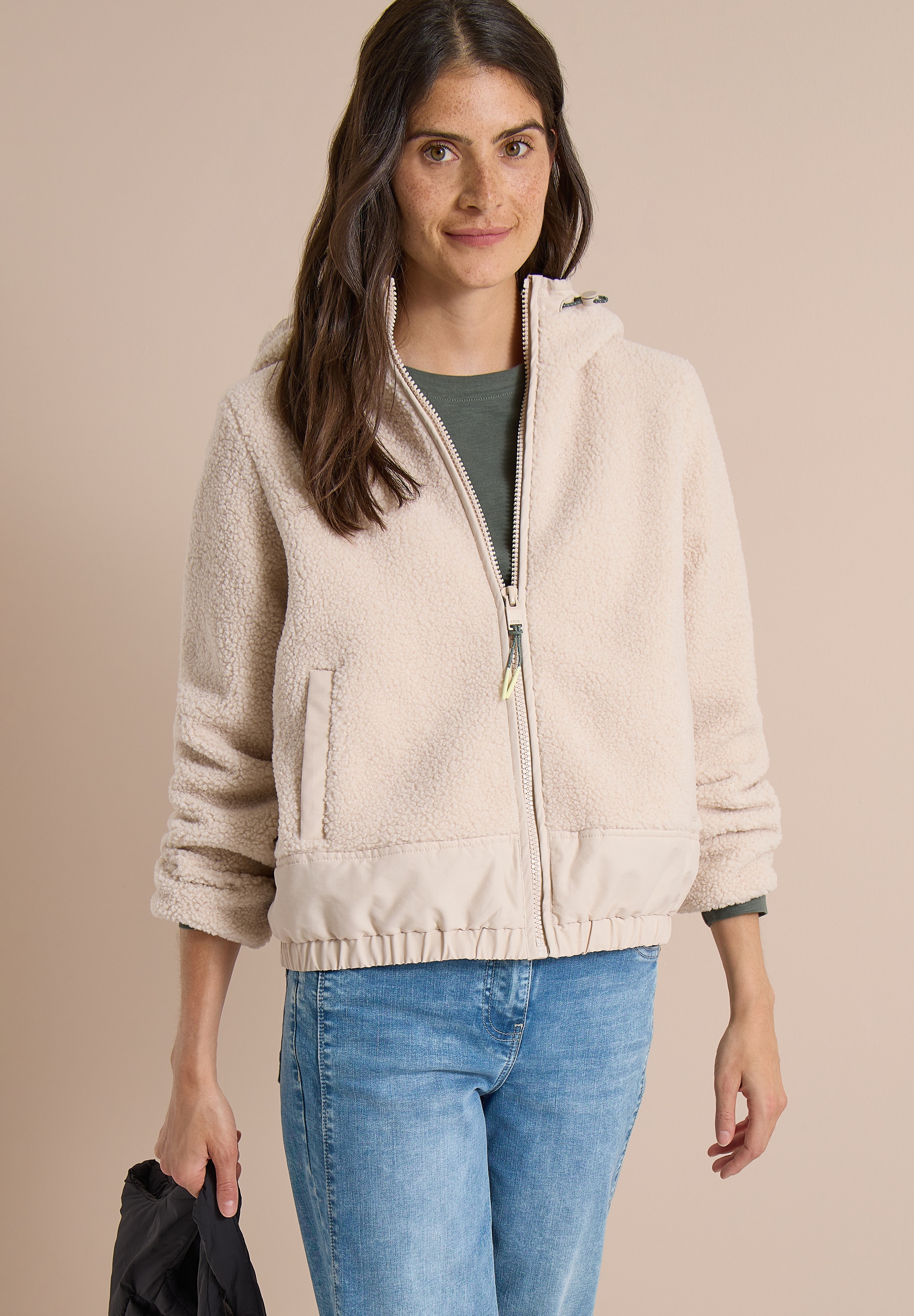 Cecil Fellimitatjacke mit Kapuze mit Softshell-Details und Kapuze