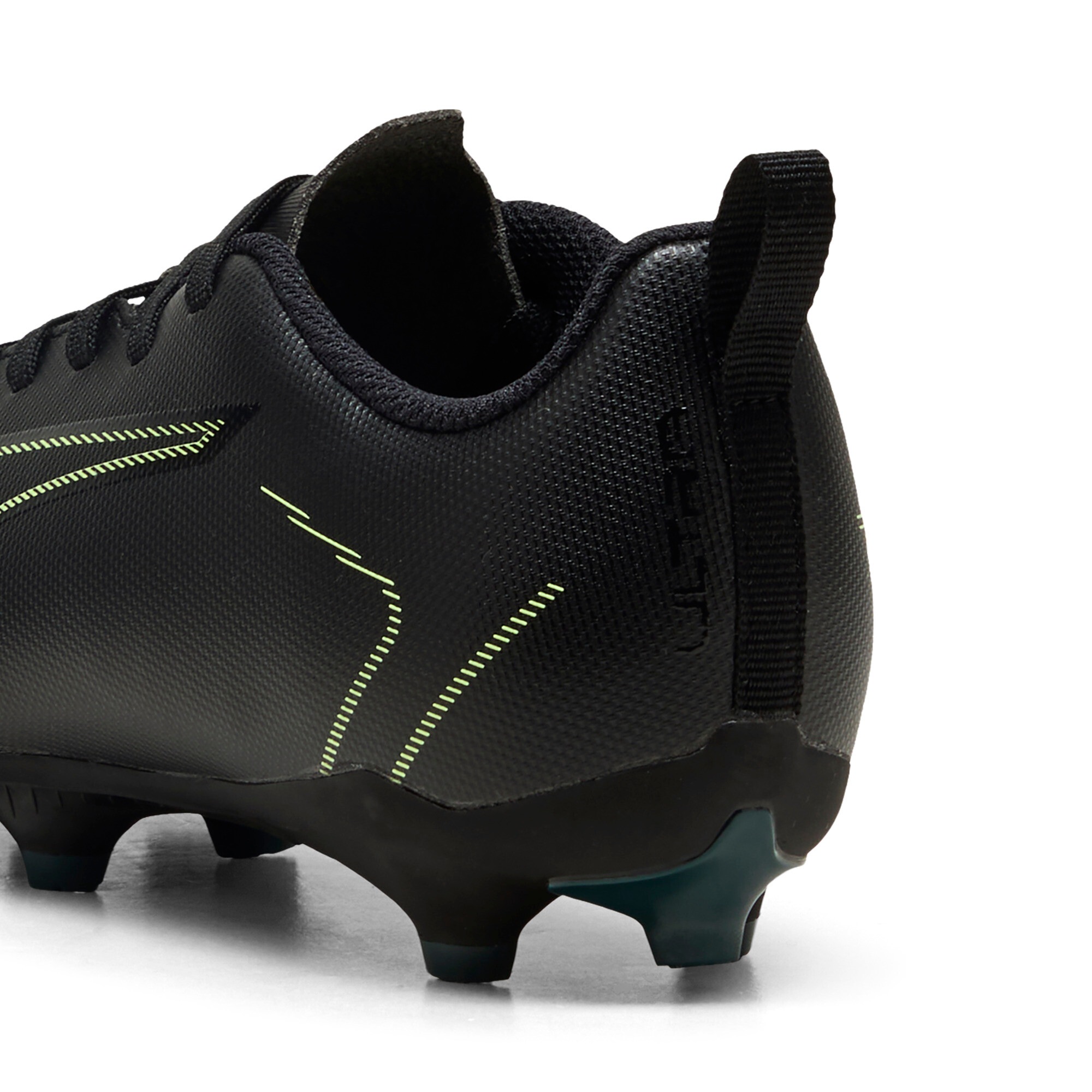 PUMA Chaussure de football »ULTRA 6 PLAY FG/AG JR«  für Rasenplätze