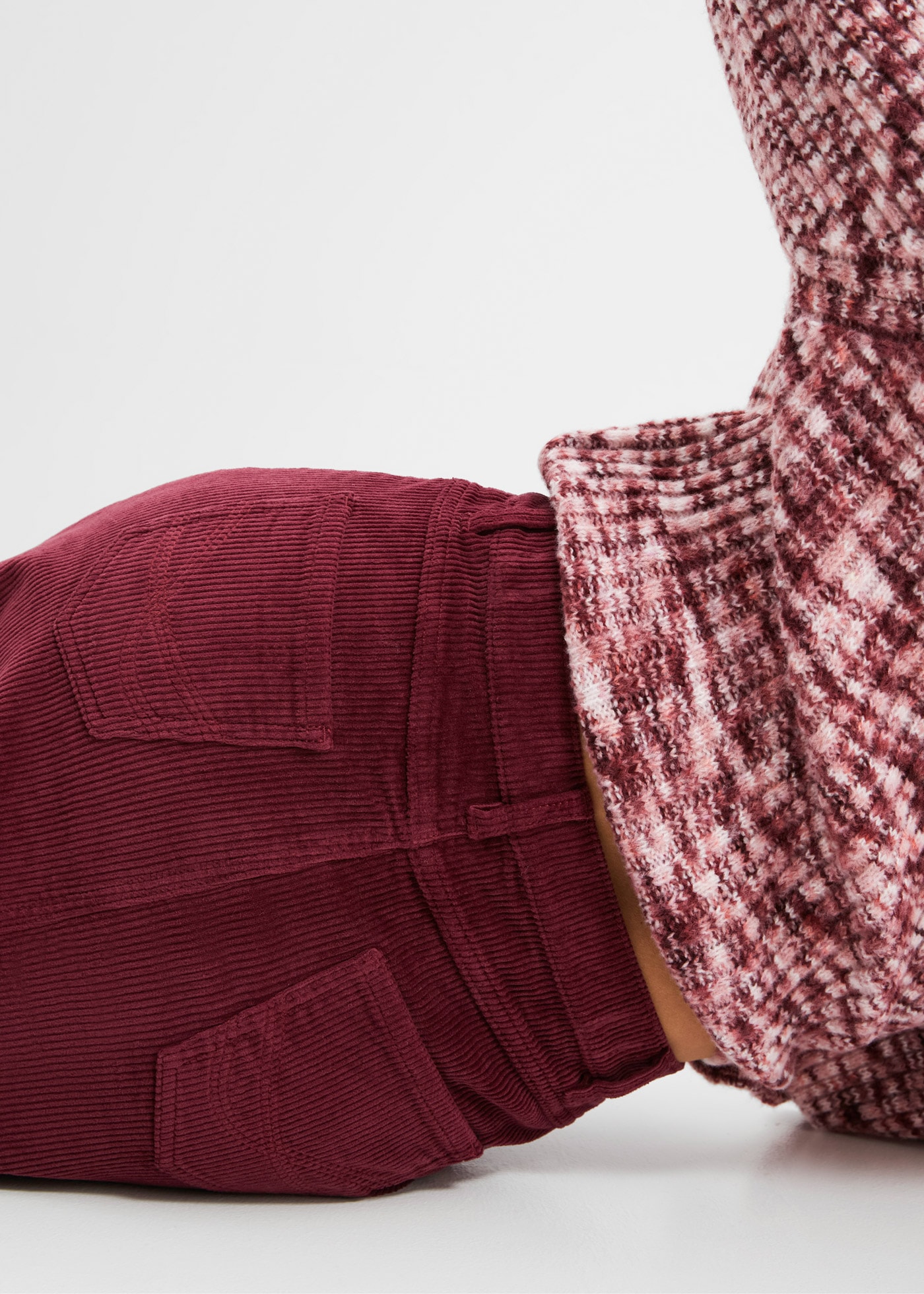 bonprix Jupe en velours »Stretch-Cordrock mit Knopfleiste« aus Baumwolle und Elasthan, A-Linie, mit Knopfleiste