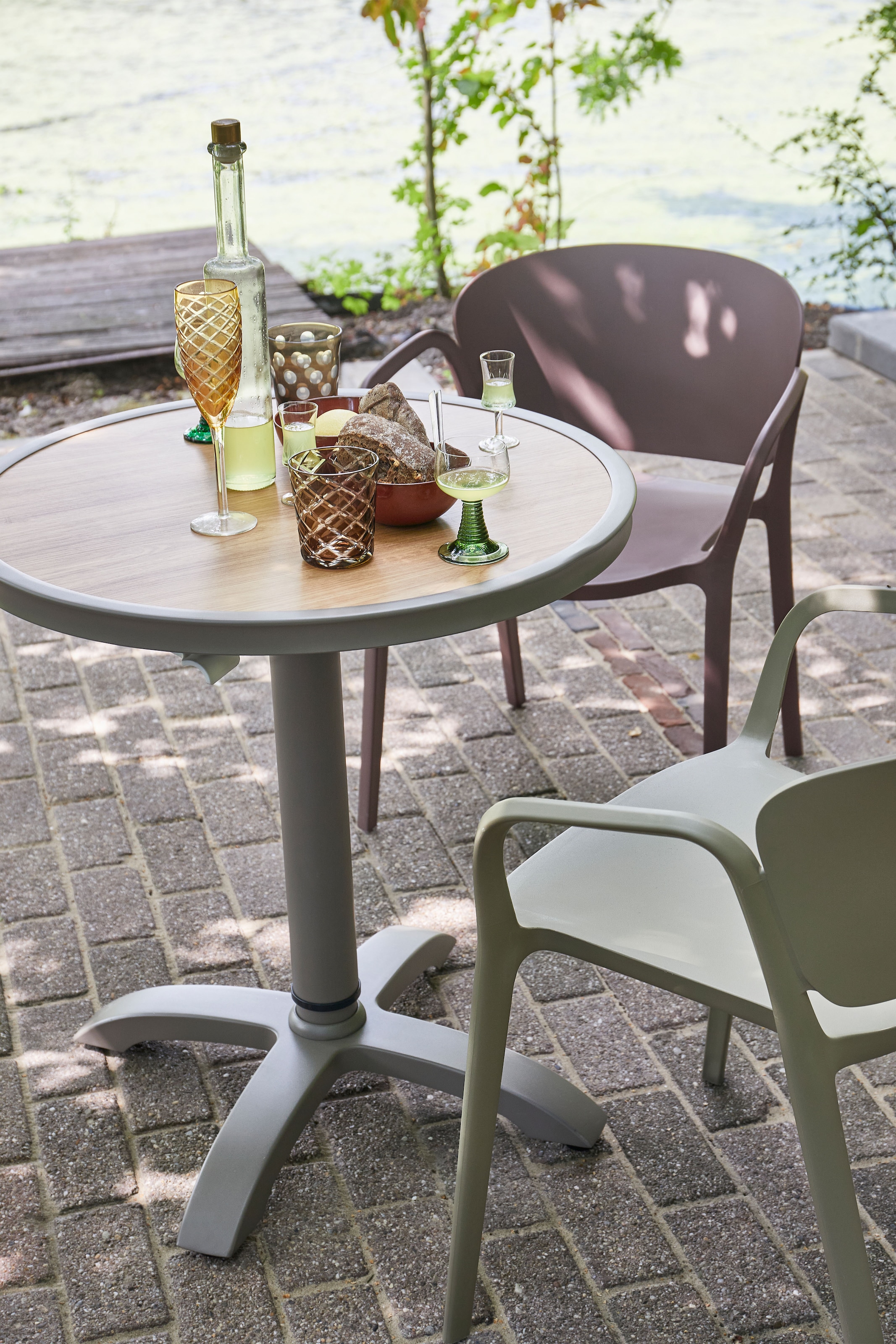 WOOOD Tabouret de bar »Jeppe aus Aluminium höhenverstellbar, B 70 x T 70 x H 72/110 cm« adapté pour l'extérieur, facile à monter, facile d'entretien