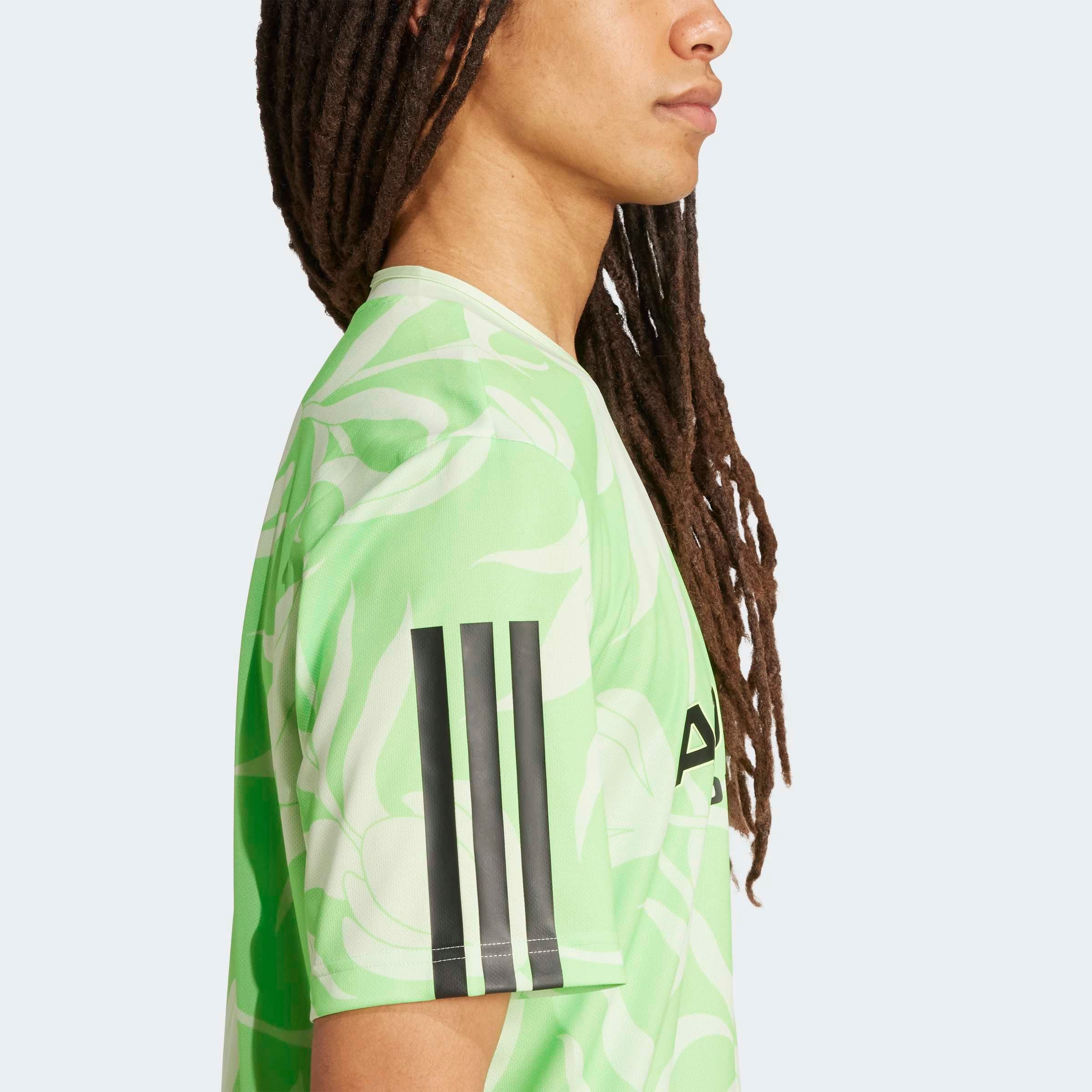 adidas Sportswear T-shirt »M TIROAOPJSYQ3« sportlicher Stil, mit Rundhalsausschnitt, Allover-Print