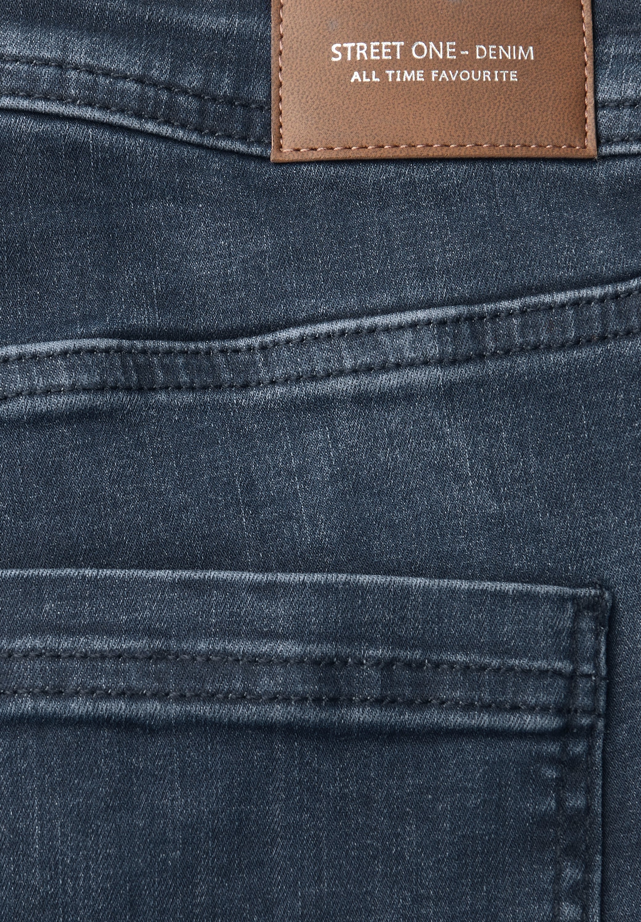 STREET ONE Slim-fit-Jeans »QR Style Bootcut« im 5-Pocket-Style und mit Stretch