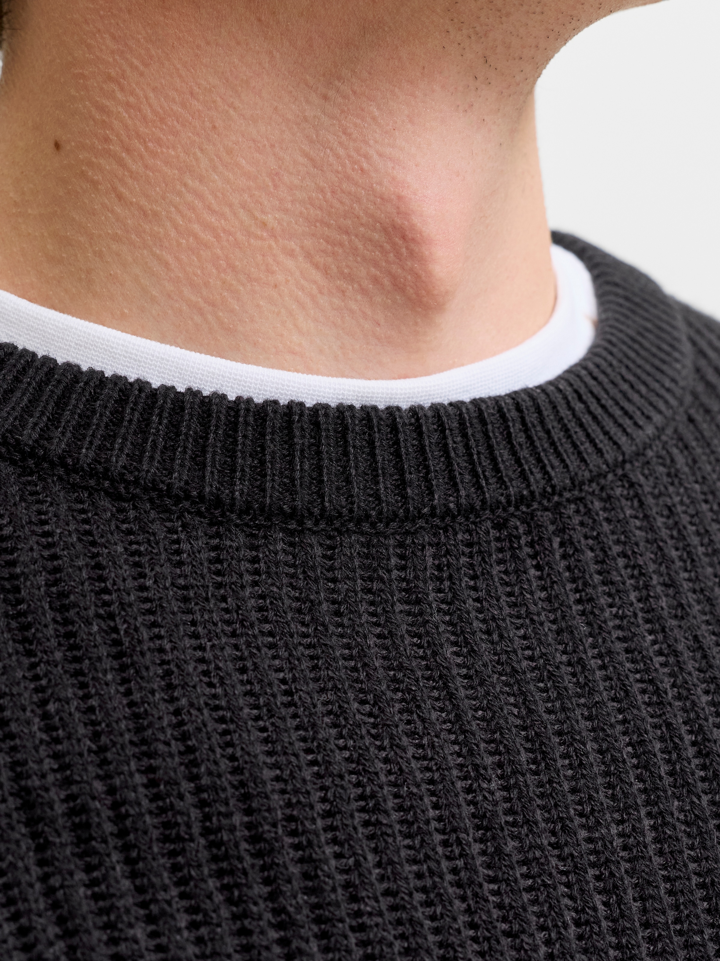 Jack & Jones PlusSize Pull à col rond »JJPANNEL KNIT CREW NECK AW26 PLS« mélange de matériaux, coupe normale