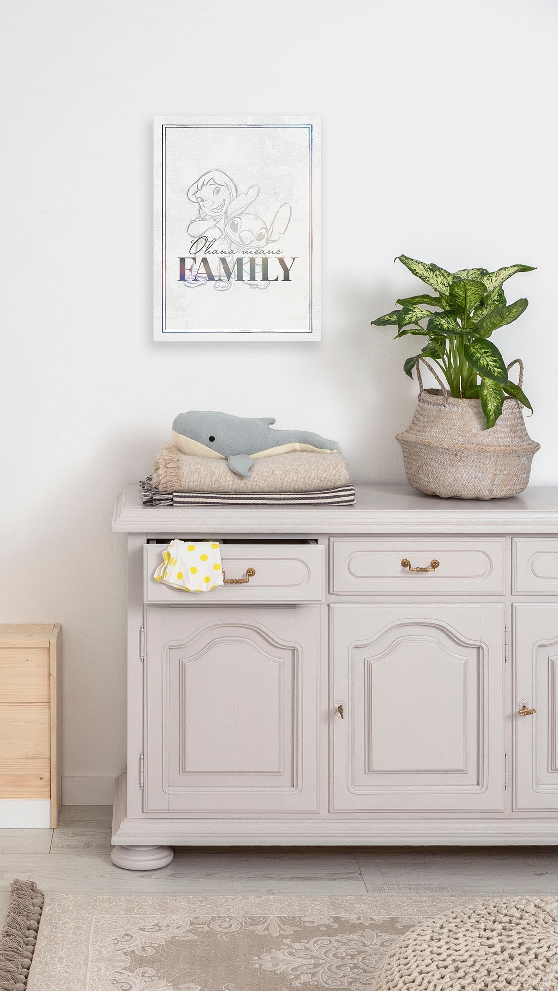 Komar Tableau sur toile »Lilo & Stitch Family Goals - Grösse 30 x 40 cm« 30 x 40 cm (Breite x Höhe), 1 cuis tlg. Keilrahmenbild mit Echtholzrahmen, Kinderzimmer