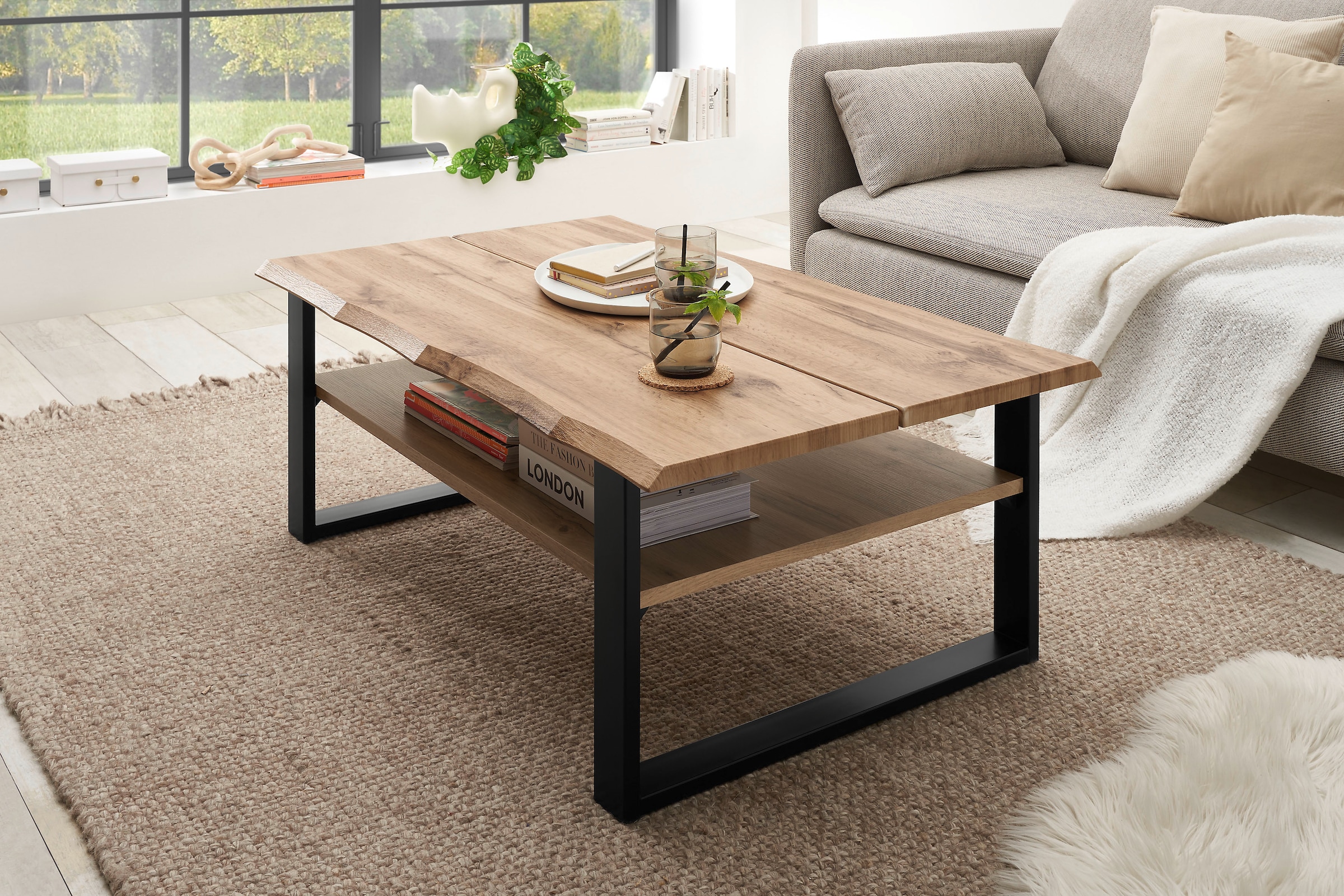 Stolkom Couchtisch »Venice Wohnzimmertisch mit Baumkante, BxHxT 107x40x66 cm« Baumkantenoptik, Industrial Style, 1 Ablageboden, Wotan Eiche Optik