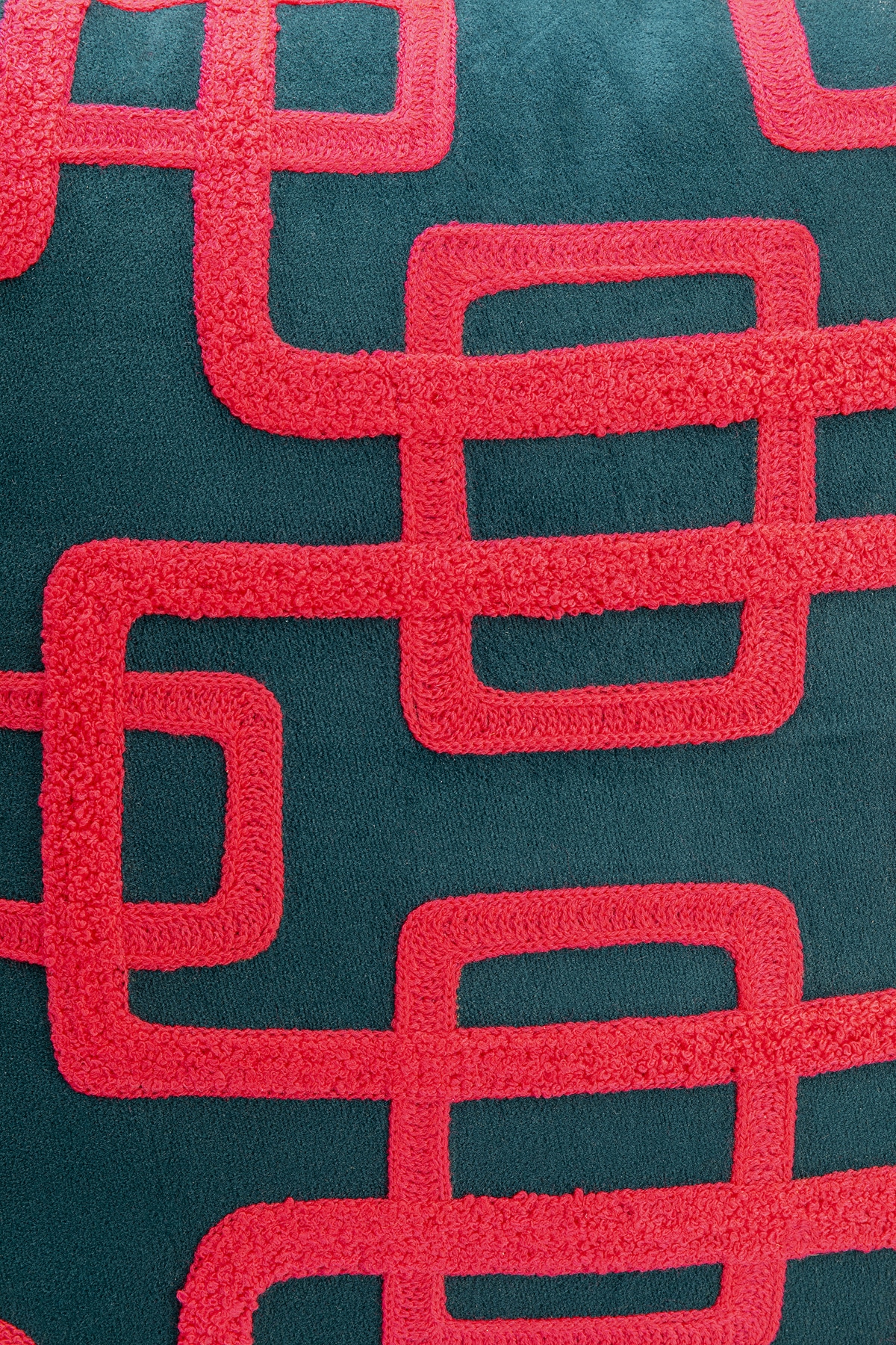 Kare Design Dekokissen »Chain Pink, Kissenhülle mit Füllung, 45x45 cm« stützt Kopf und Nacken angenehm und sorgt für erholsamen Schlaf