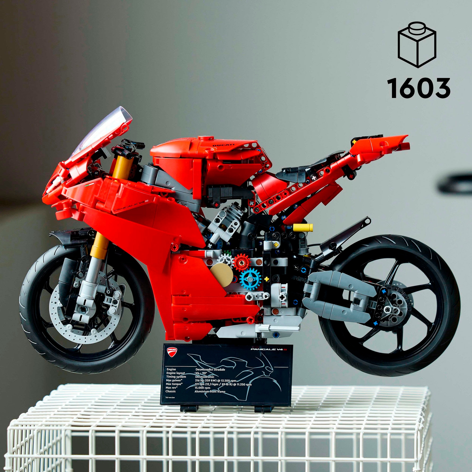 LEGO® Konstruktionsspielsteine »Ducati Panigale V4 S Motorrad (42202), LEGO Technic« Made in Europe