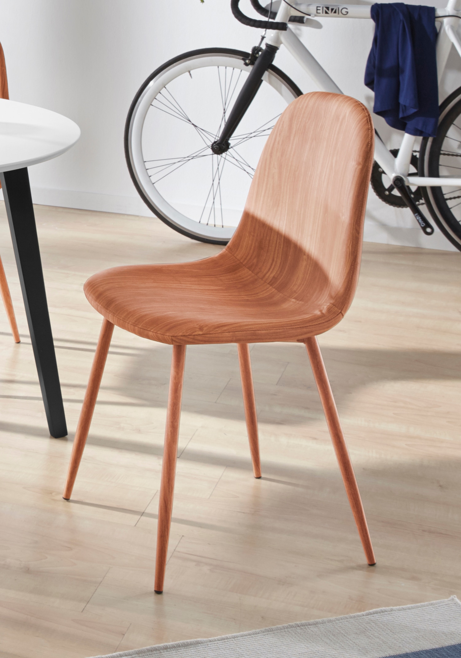 GOODproduct Esszimmerstuhl »Blackburn« () aus Kunstleder und Metallbeinen, in 2 Farbvarianten, Sitzhöhe 49 cm