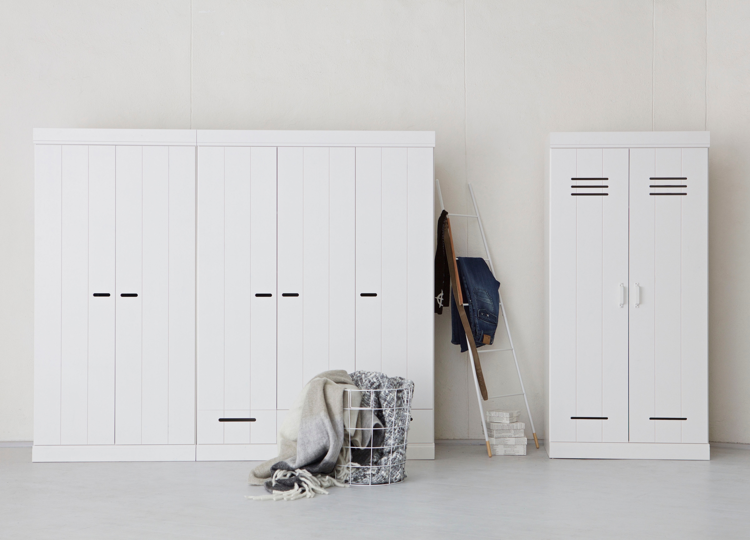 WOOOD Armoires à vêtements »Connect FSC®-Kiefernholz mit sichtbare Maserungen H195 x B94 x T53 cm« pin massif FSC®, intérieur mélaminé