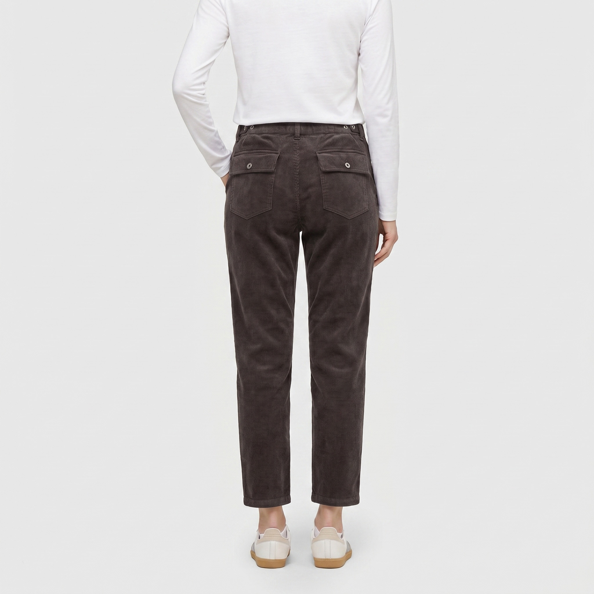MAC Pantalon en velours côtelé  brillant subtil, taille mi-haute, coupe décontractée