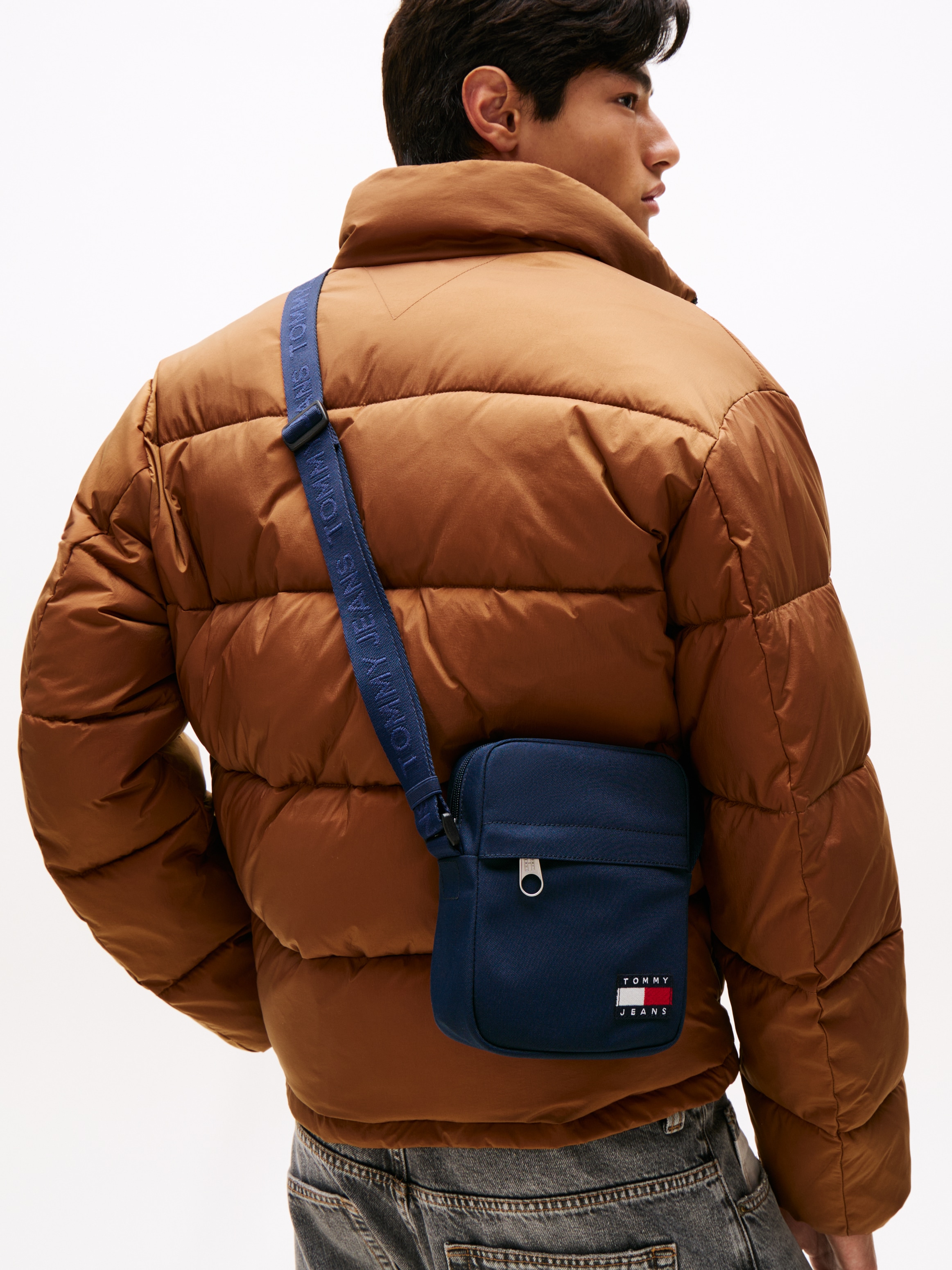 Tommy Jeans Sac à bandoulière »TJM ESS DAILY REPORTER« , Men Schultertasche, Freizeitasche mit Tommy Jeans Flaggen-Aufnäher