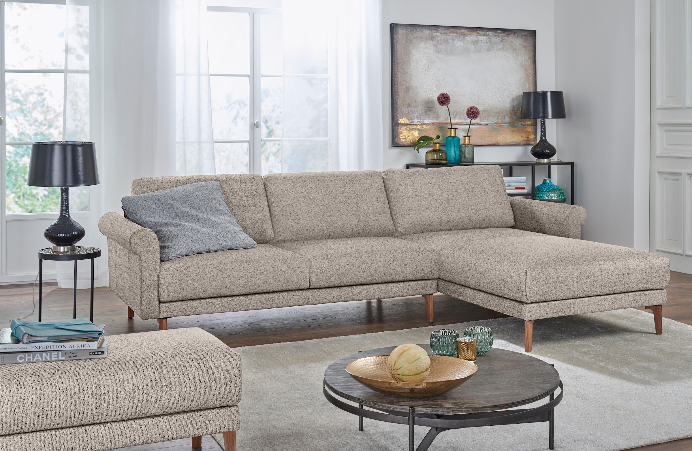 Creation BY ROLF BENZ Canapé d'angle »CR.450, Designecksofa, L-Form« accoudoir escargot style maison de campagne moderne, largeur 262 cm, pied en noyer