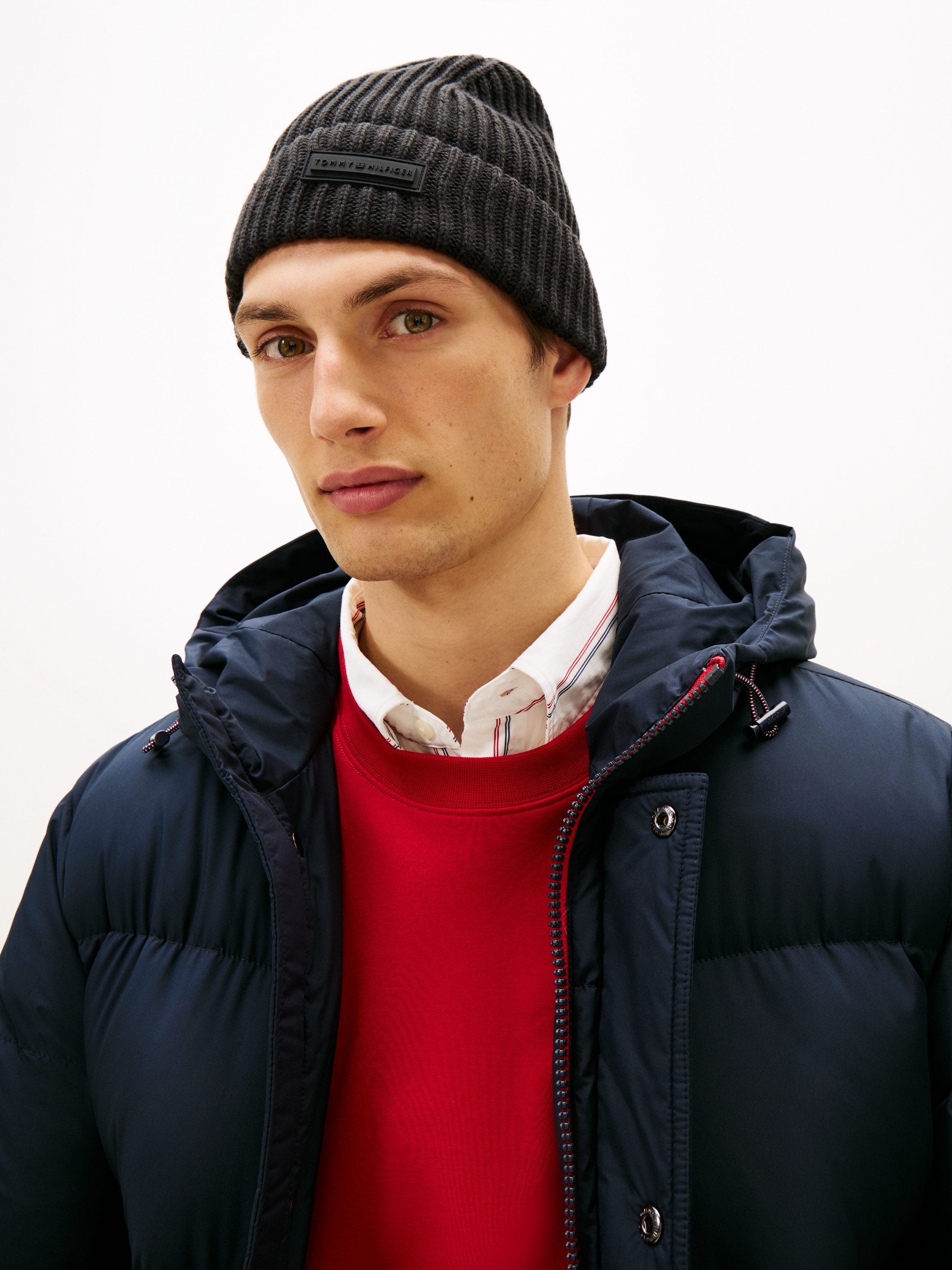 Tommy Hilfiger Bonnet »TH FOUNDATION« Strick, mit gummiertem Logo und Wolle