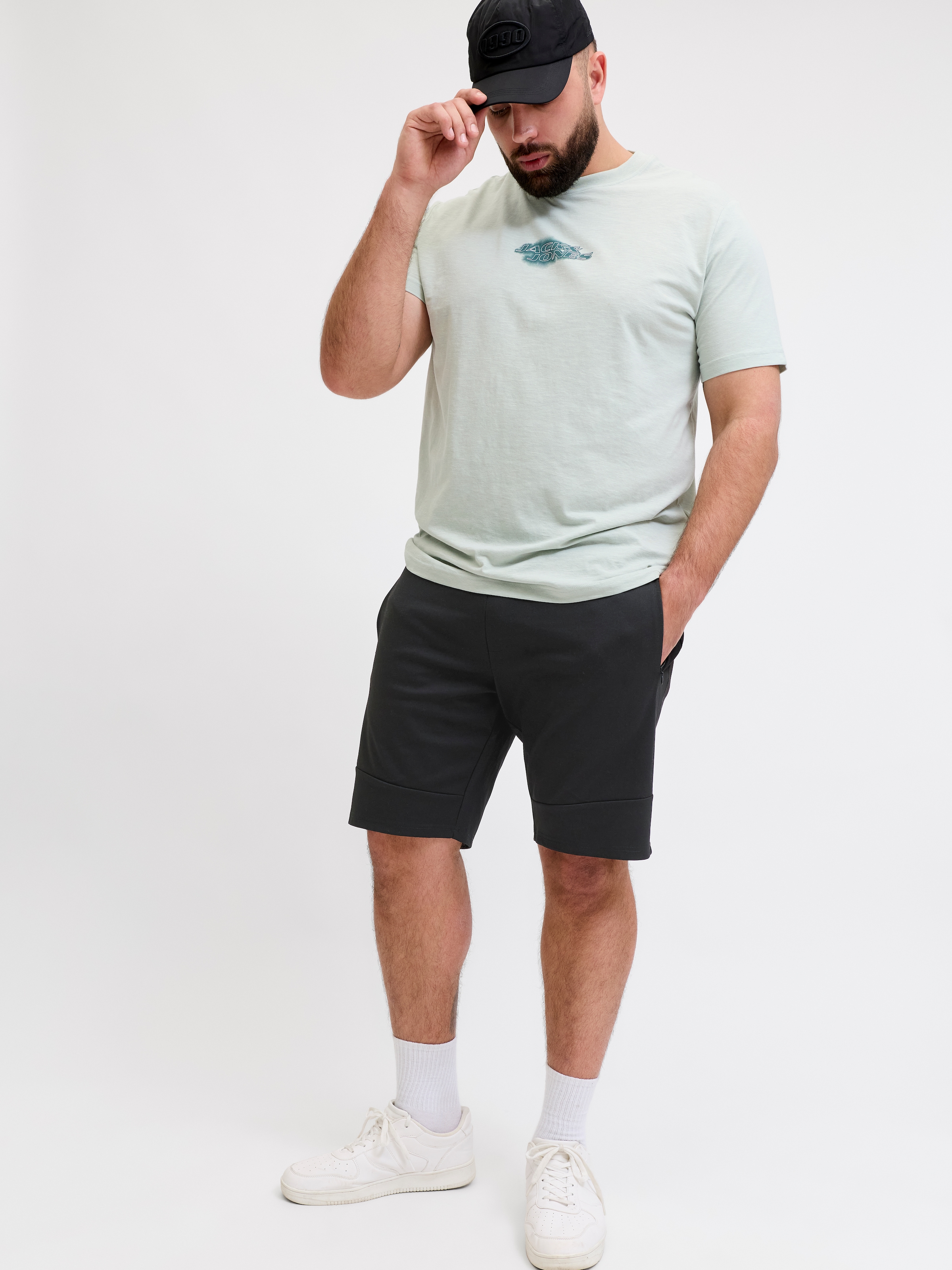 Jack & Jones PlusSize Sweatshorts »JPSTGORDON BASE SWEAT SHORTS SRT SN PLS«  mélange de matières avec stretch, coupe regular fit