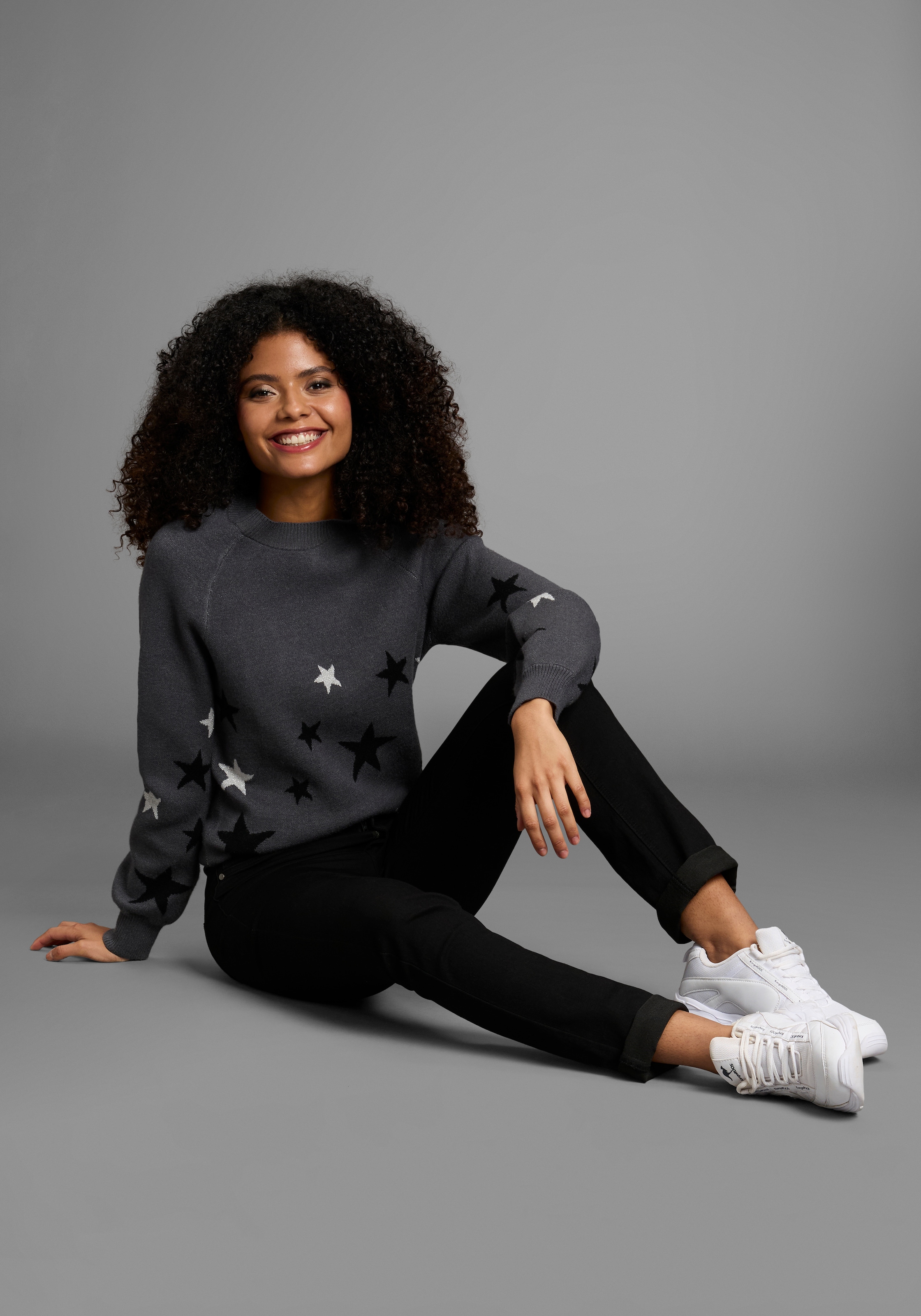 KangaROOS Pull à col rond mit Sternen