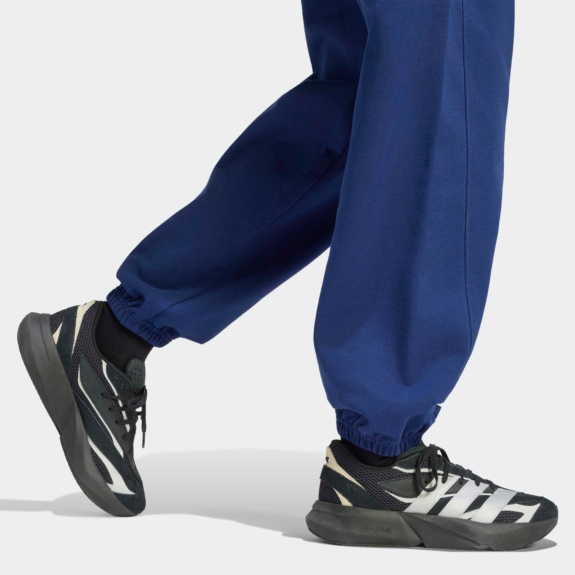 adidas Sportswear Pantalon de sport »ADIDAS KIT, LOCKER GESCHNITTEN, BÜNDCHEN, KLEINES LOGO«