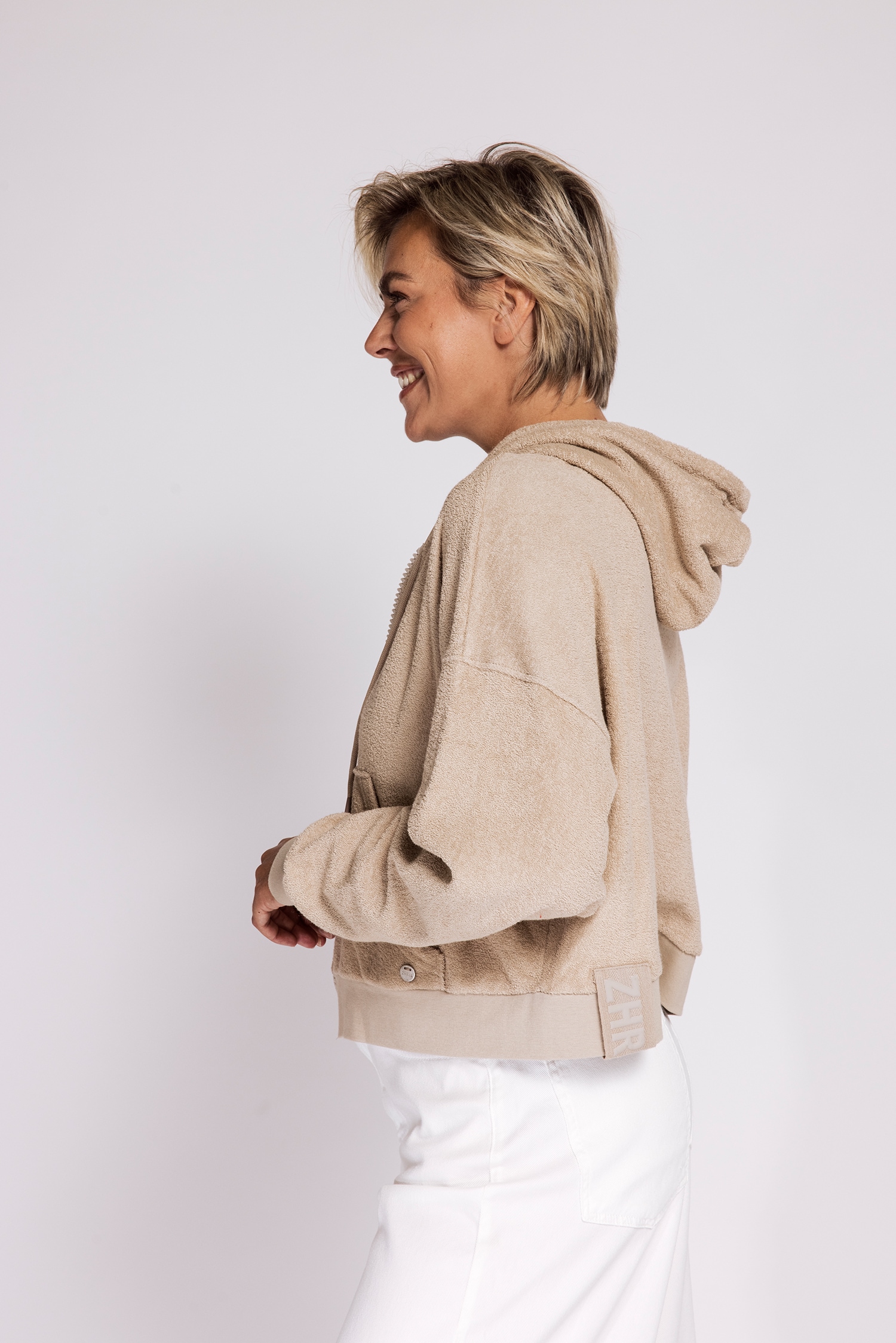 Zhrill Blazer en sweat »RATANA« look décontracté, coupe à la hauteur des hanches, avec poche kangourou