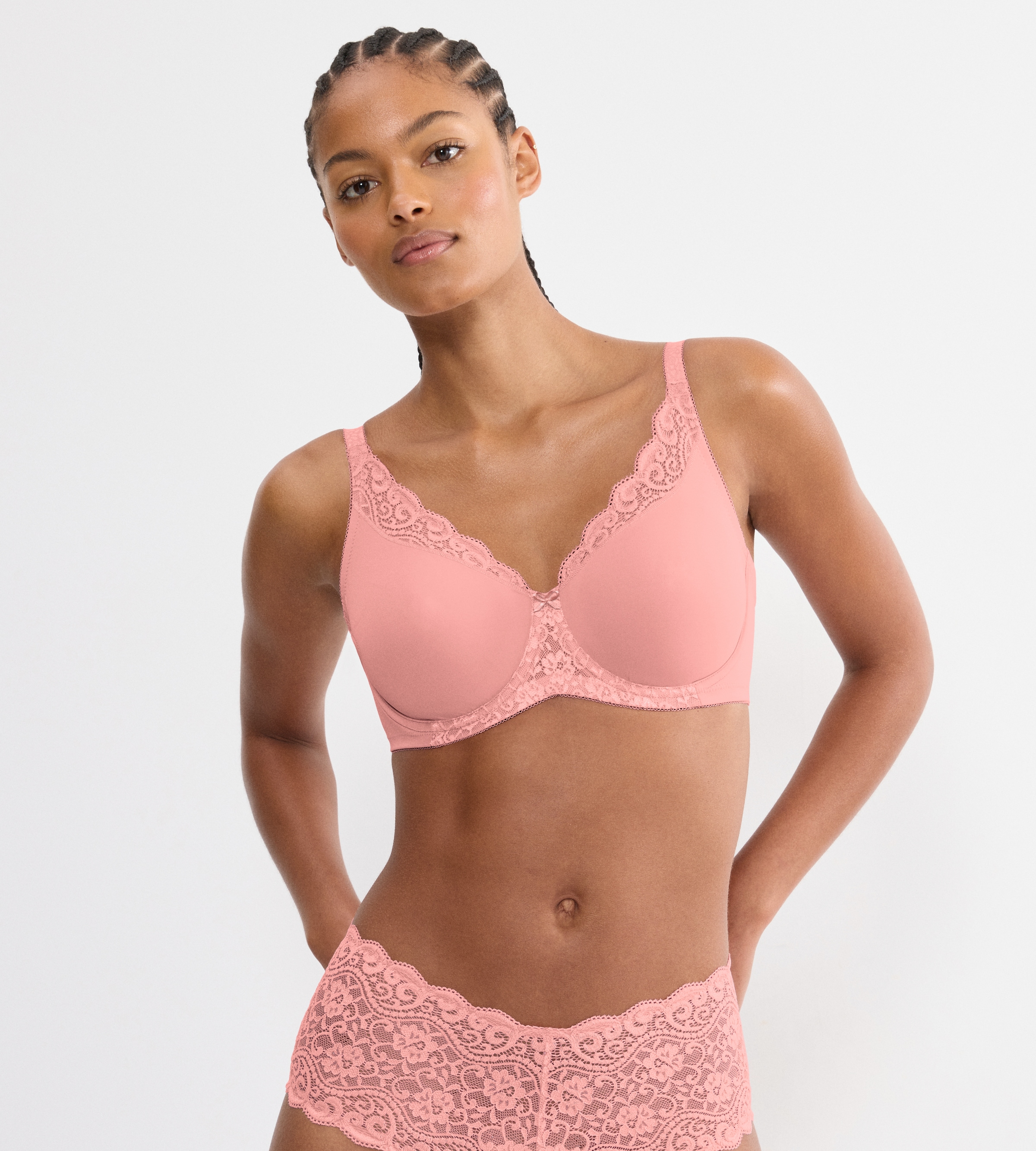 Triumph Soutien-gorge à armatures »Amourette W01« réduit visuellement la poitrine d'une taille de bonnet