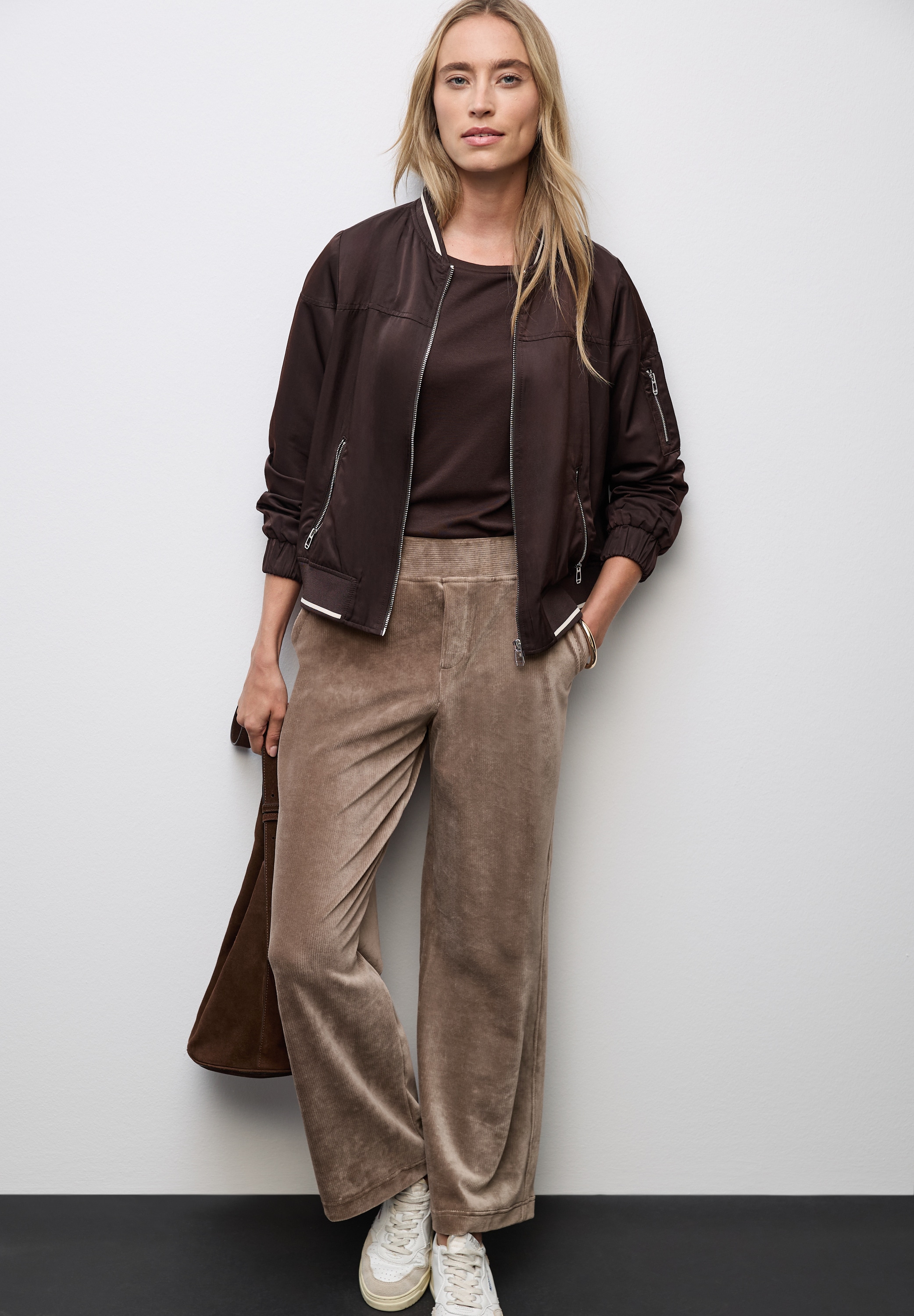 STREET ONE Pantalon en velours côtelé  mit Stretch und seitliche Taschen