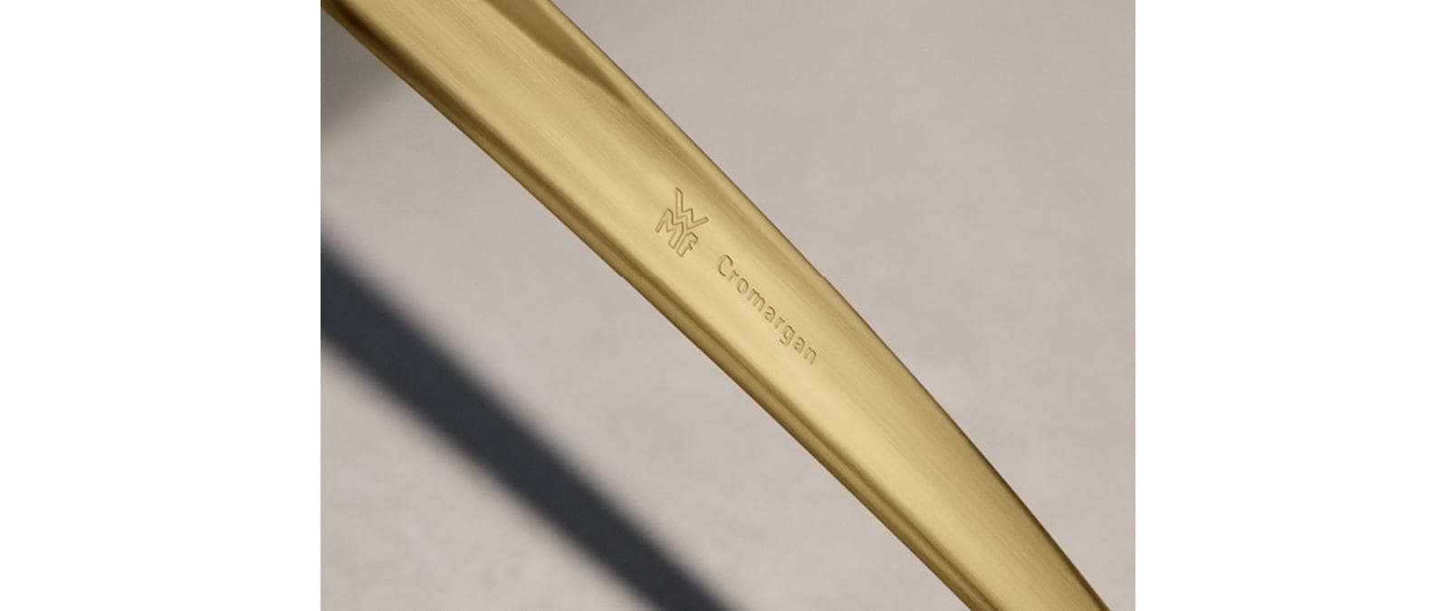 WMF Besteck-Set »Boston in edler Optik, ergonomische Haptik, Messer mit Wellenschliff« optimale Schärfe, rostfrei, edel, hochwertiger Besteckkasten