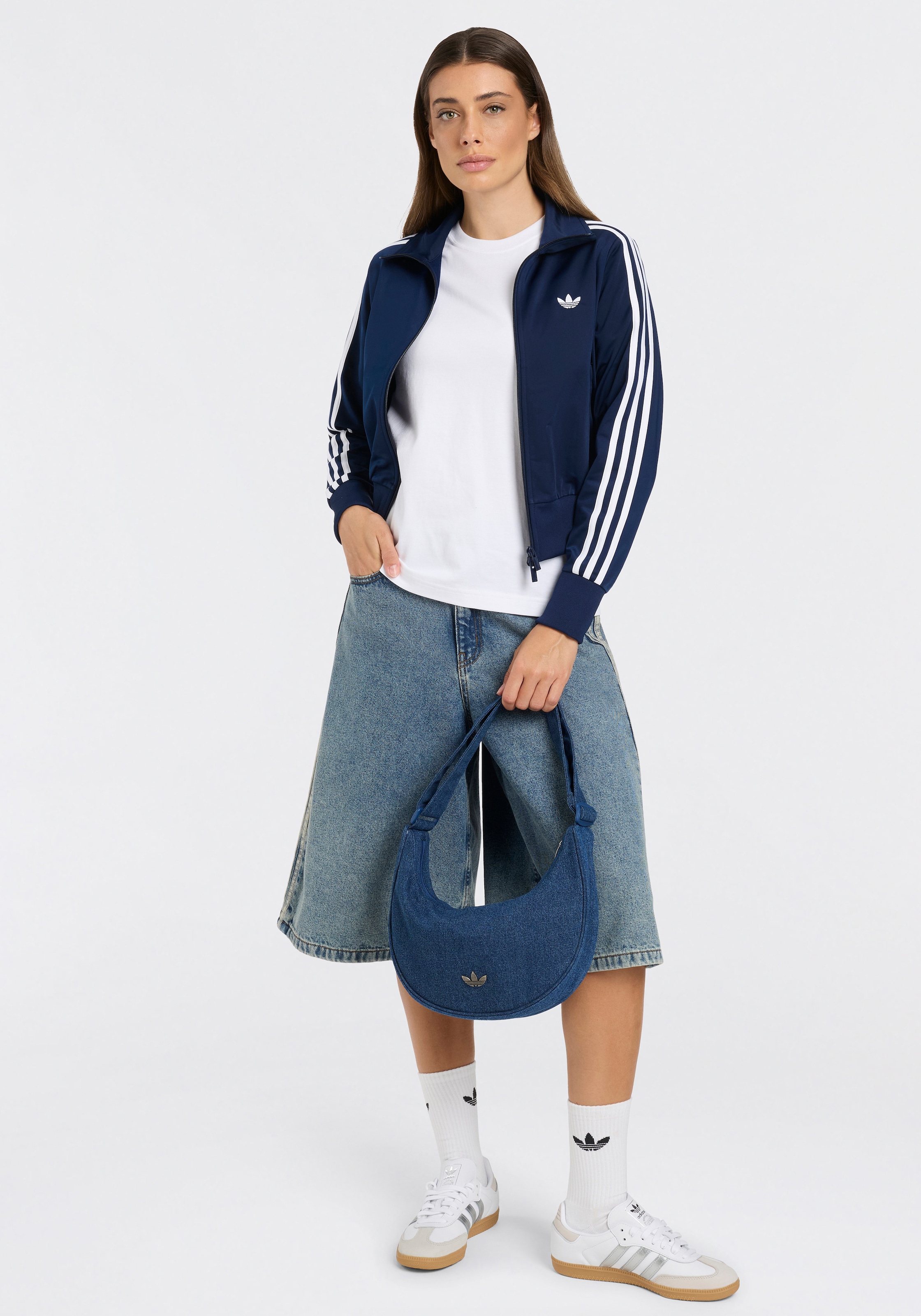 adidas Originals Shorts »DENIM-JORTS, MITTELHOHER BUND«  sportlicher Stil, aus Baumwolle, eng geschnitten, für Erwachsene