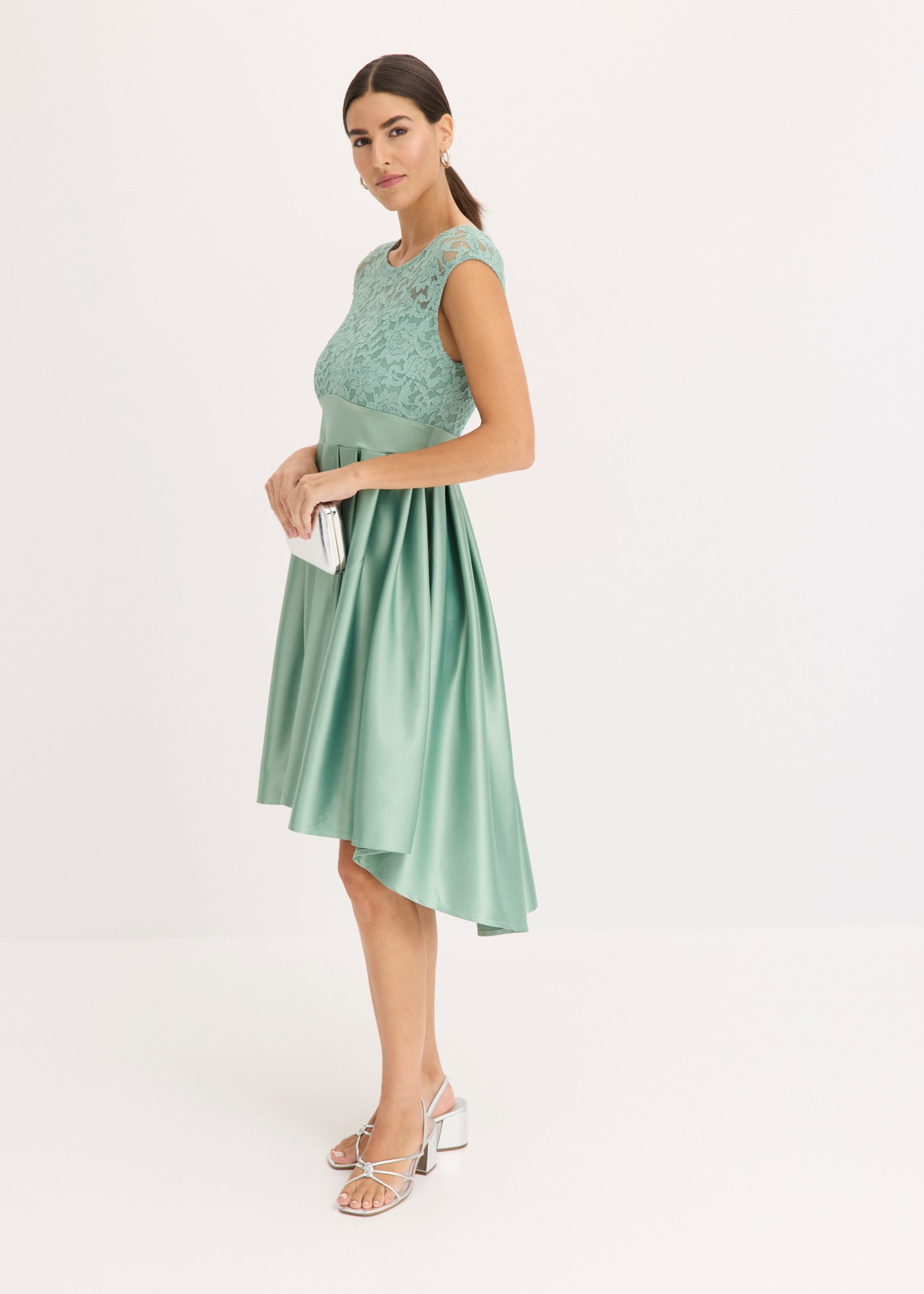 bonprix Vokuhila-Kleid ausgestellte Passform, aus glänzendem Satin, mit Taillen-Einsatz