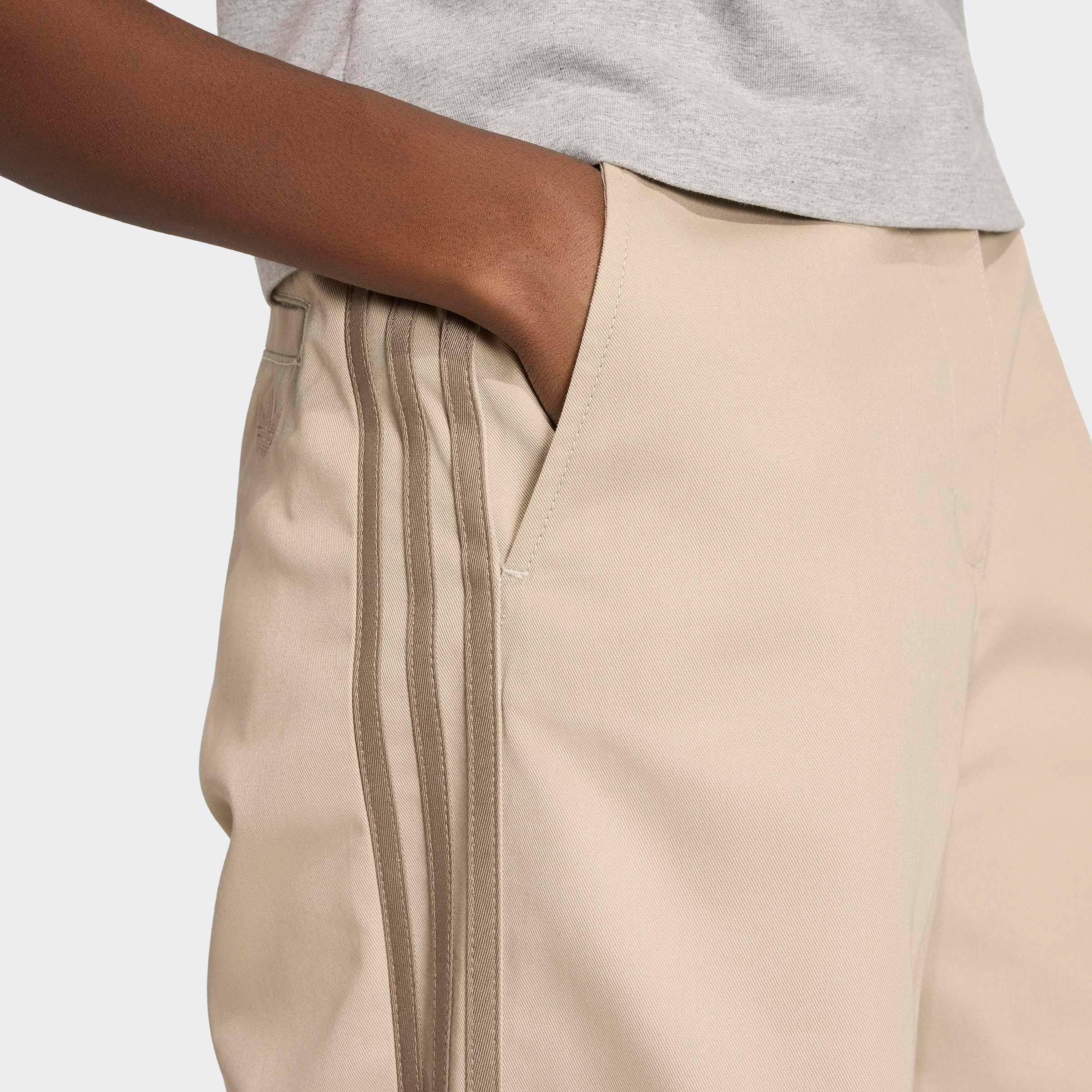 adidas Originals Pantalon de sport »TAILORED«  avec rayures fines, en sergé tissé, coupe ample