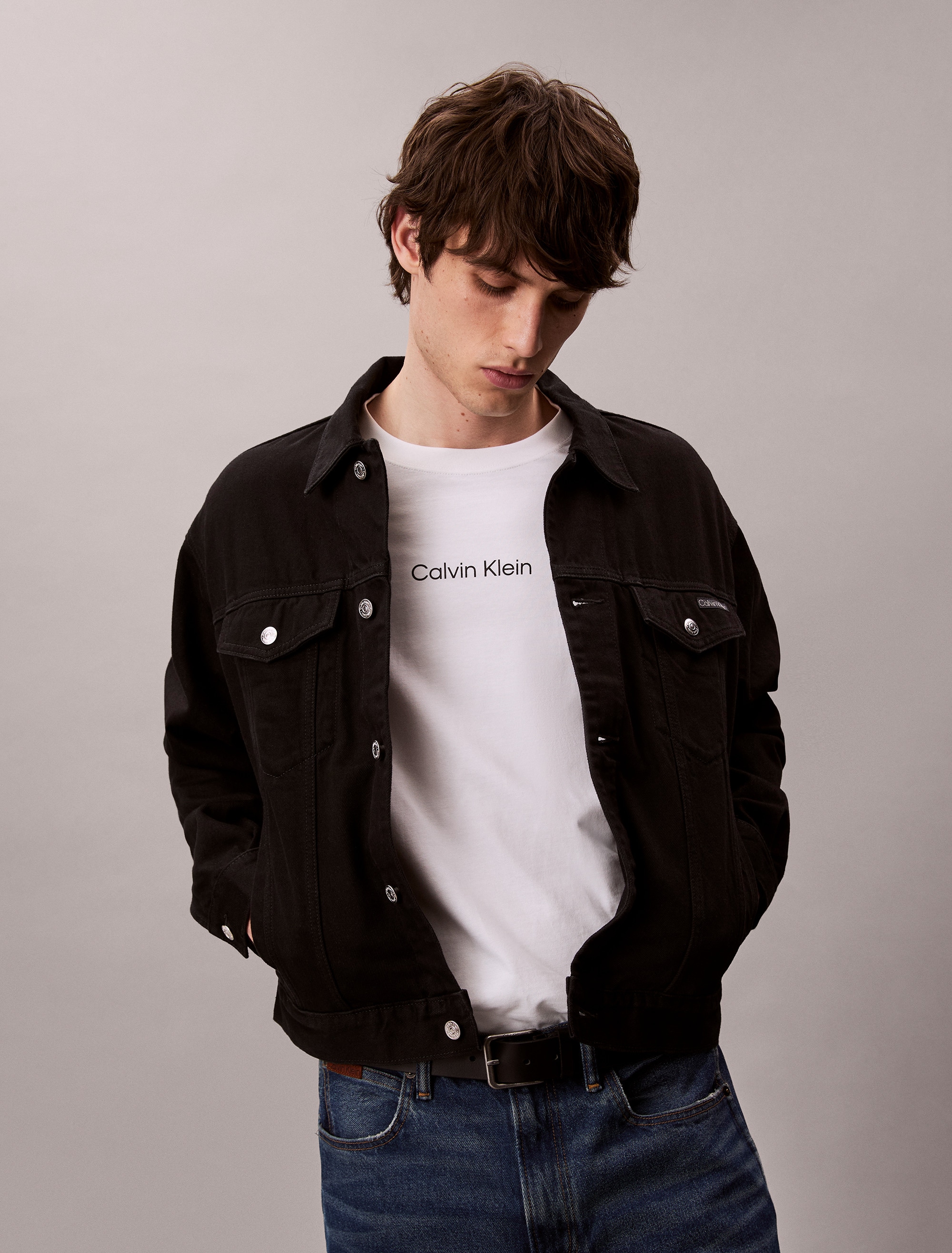 Calvin Klein Langarmshirt »LS RLXD STANDARD LOGO CREWNK TEE« Rundhalsausschnitt, relaxed fit