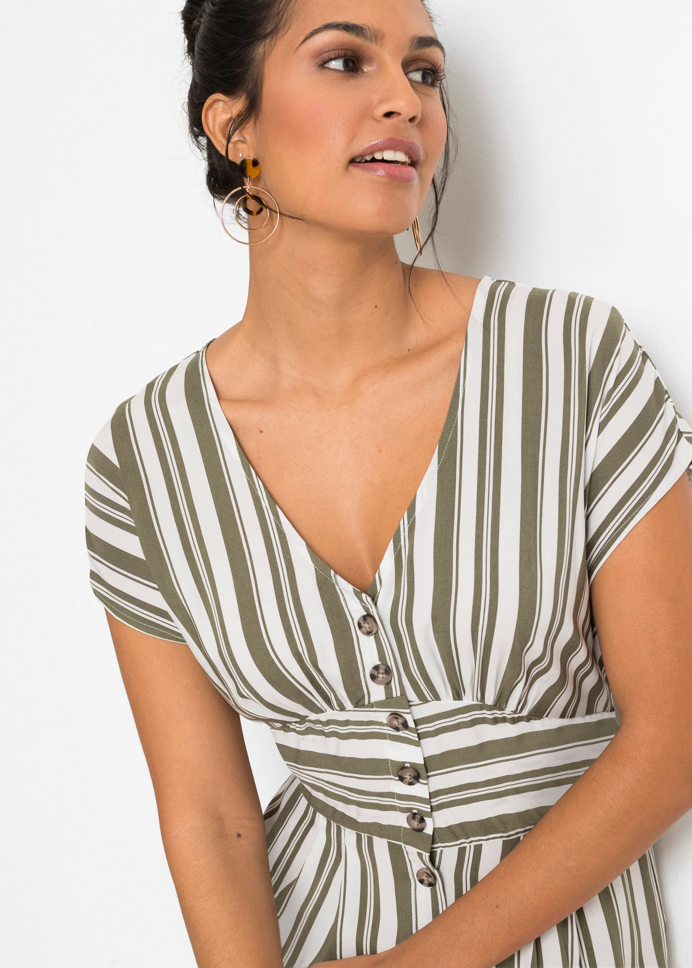 bonprix Robe midi für warme Tage, aus Viskose, ausgestellte Passform