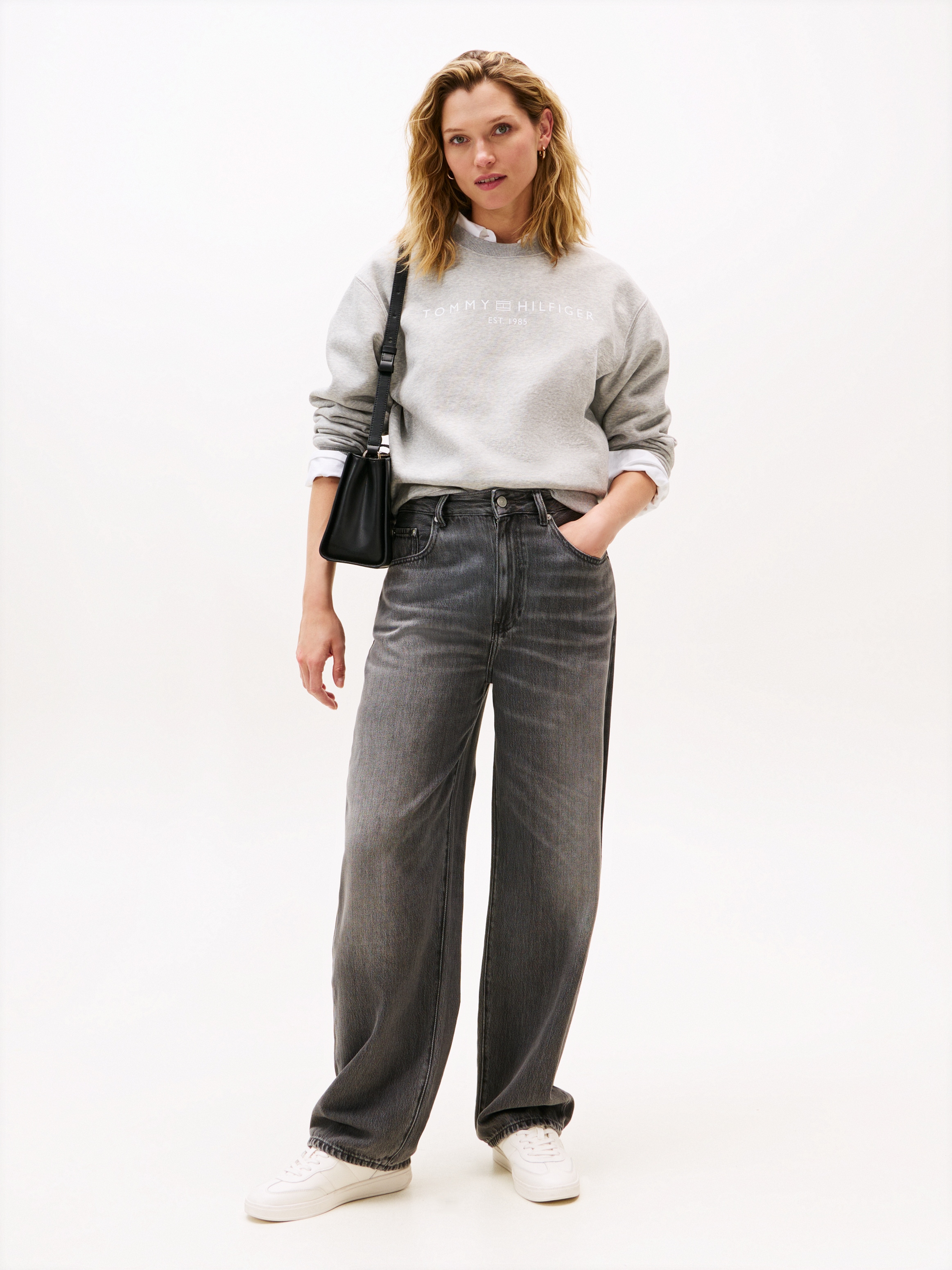 Tommy Hilfiger Sweatshirt »MDRN REG CORP LOGO C-NK SWTSHRT«, mit Logoschriftzug
