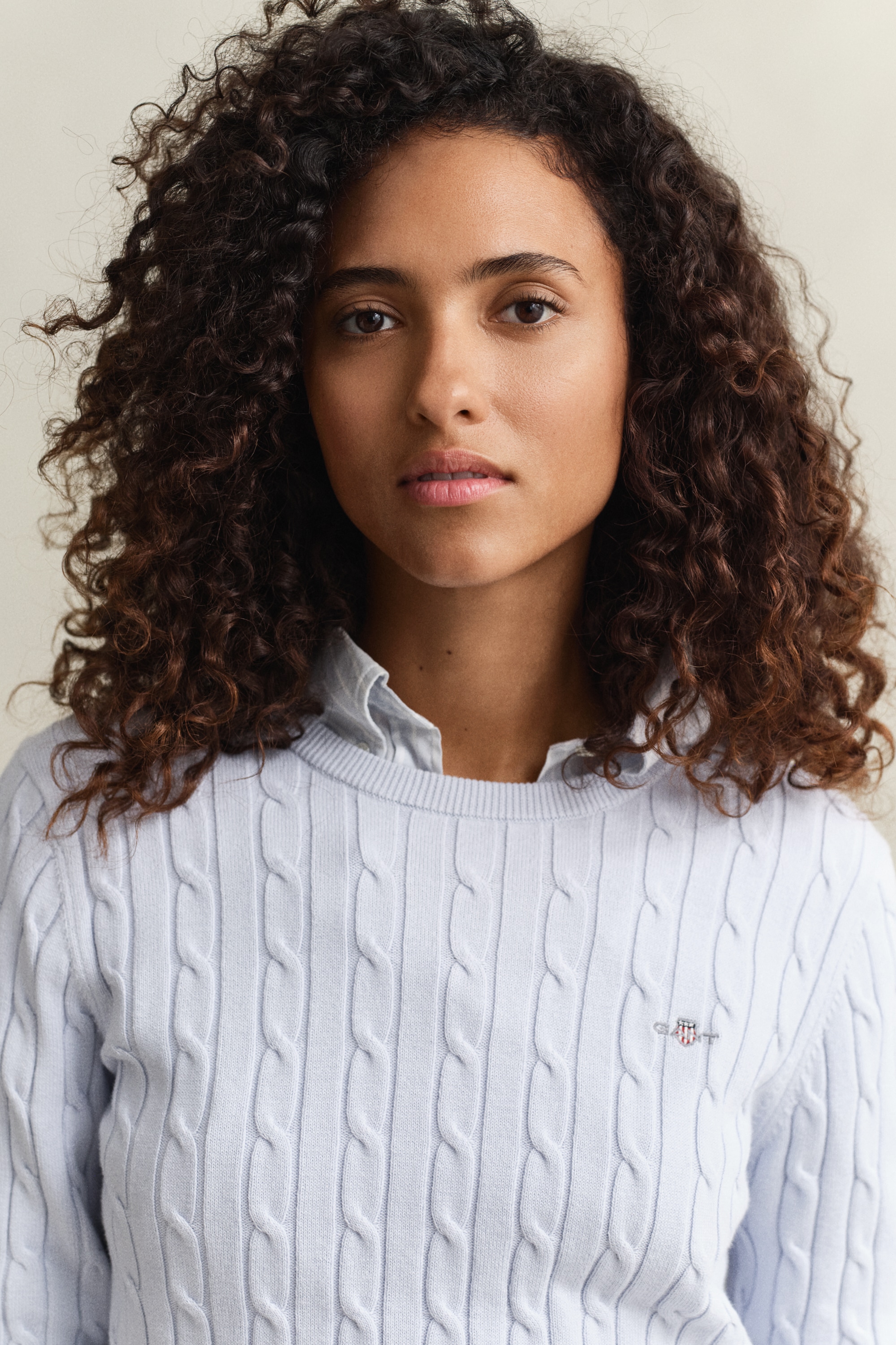Gant Pull en tricot »STRETCH COTTON CABLE C-NECK« avec broderie du logo sur la poitrine