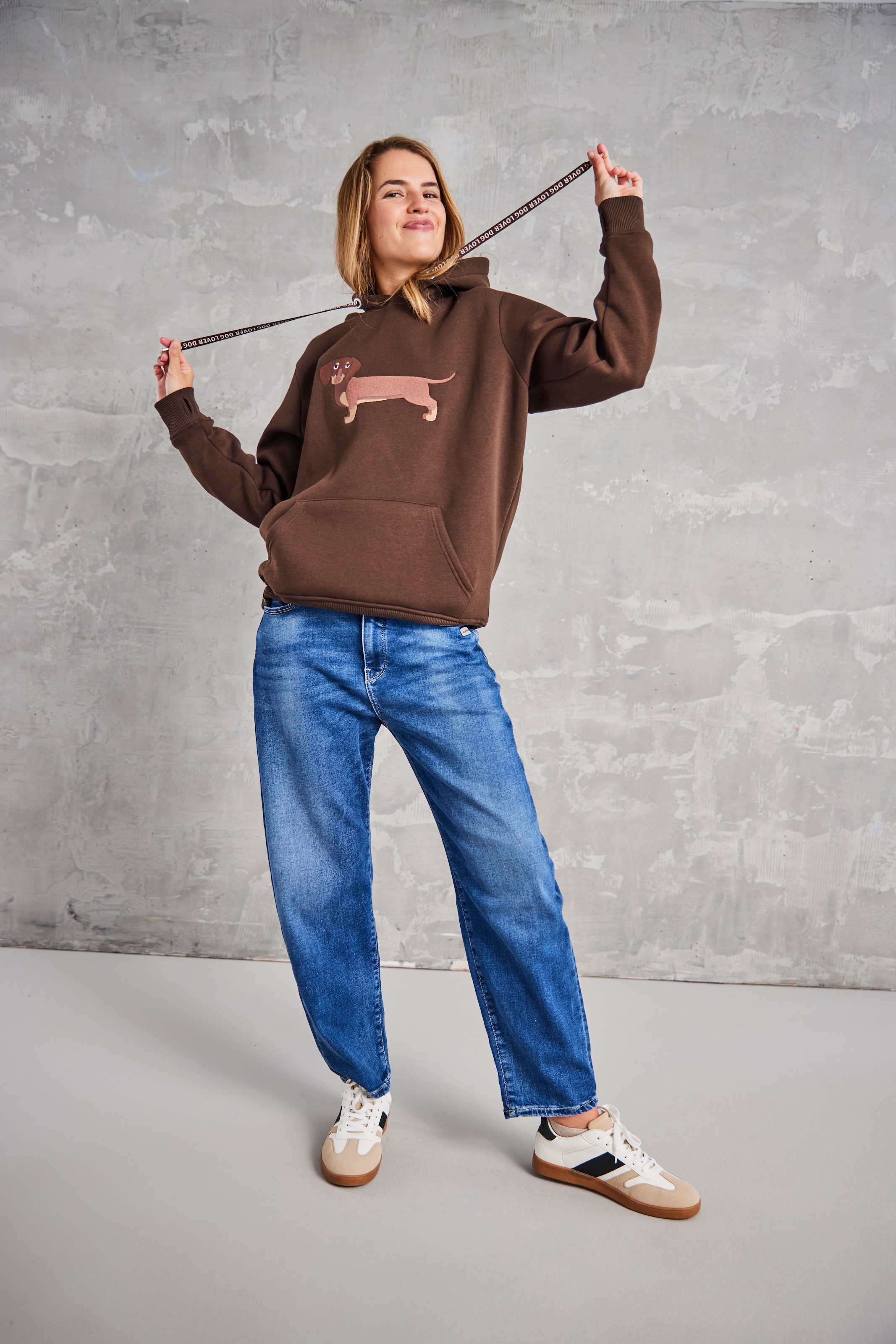 Zwillingsherz Hoodie »"Dackel"« Stickerei vorne, weiche Fleeceinnenseite, bedruckte Kordel