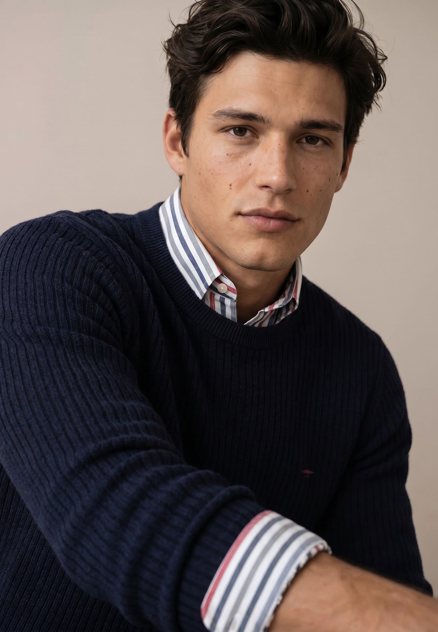 FYNCH-HATTON Pull en tricot avec broderie du logo