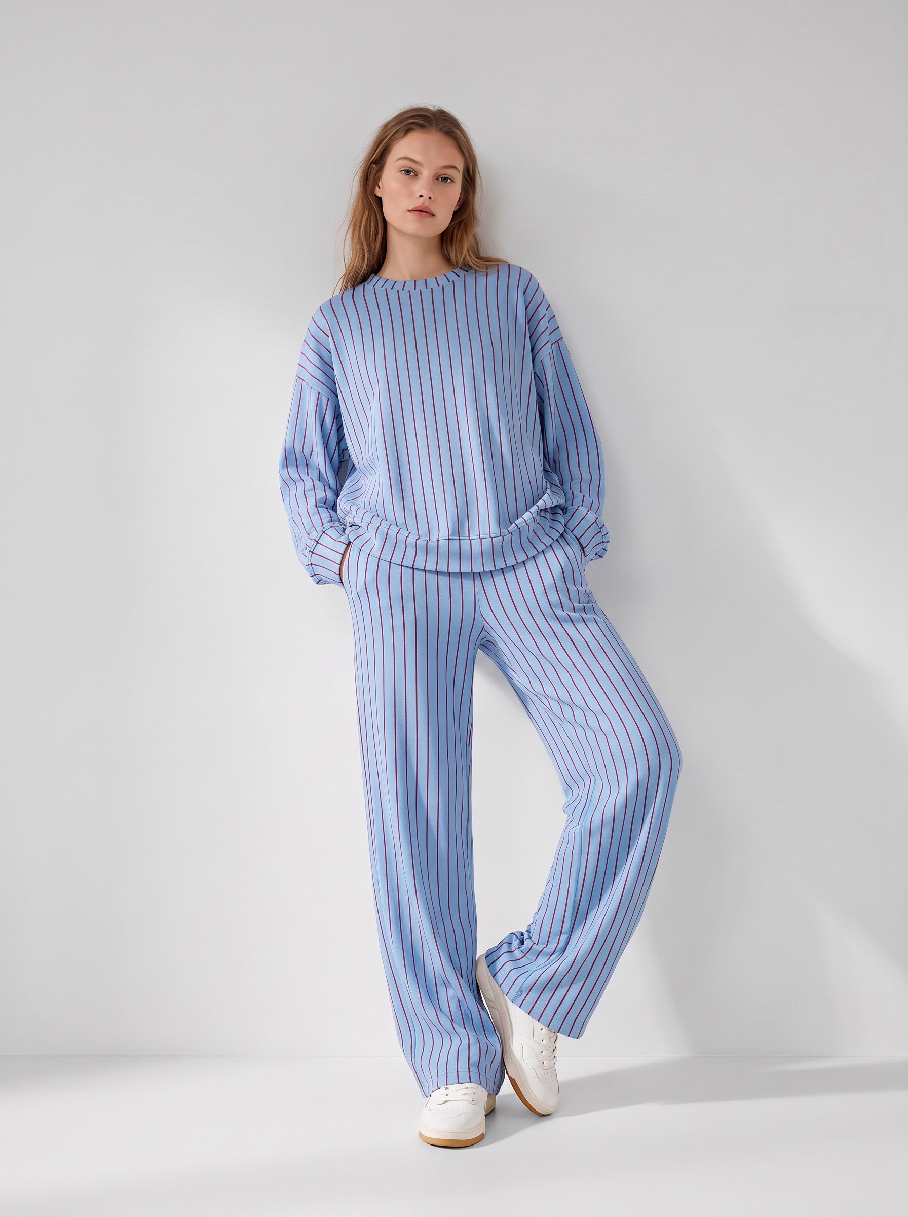 Copenhagen Studios Sweater , Hochwertige Modal Qualität

