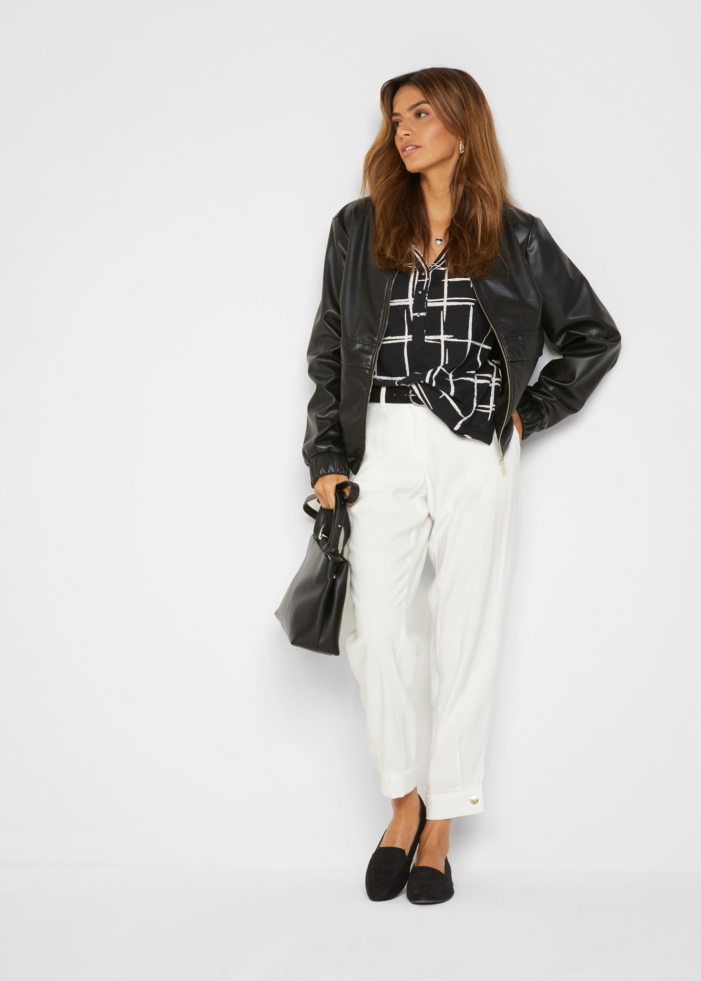 bonprix Blusenshirt figurumspielende Passform, Longshirt-Design, mit gerundetem Saum