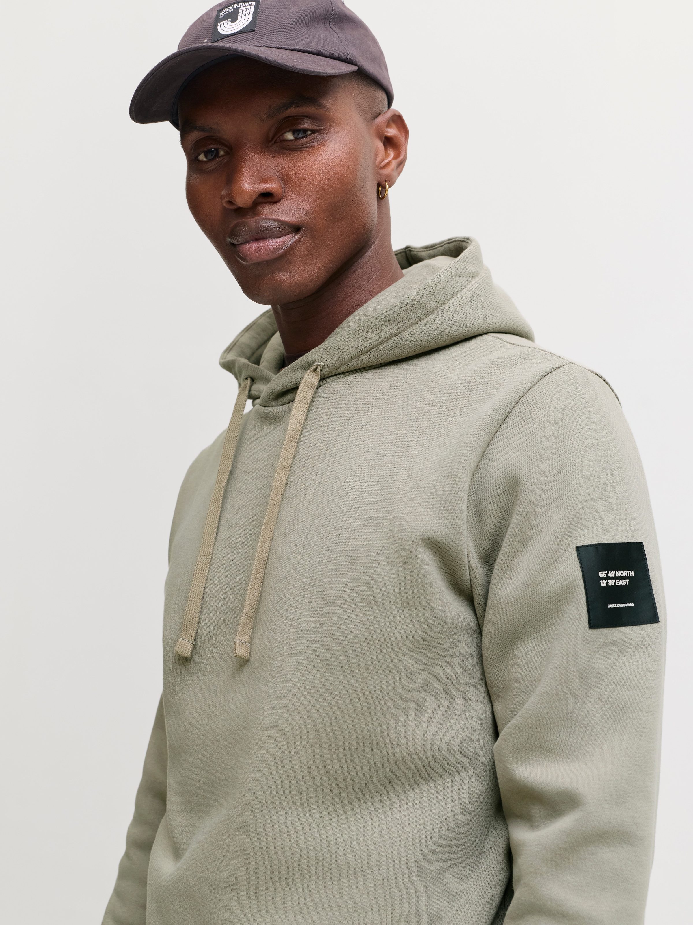 Jack & Jones Sweat à capuche »JJCLEVELAND SWEAT HOOD SN«, mélange de matériaux, coupe régulière
