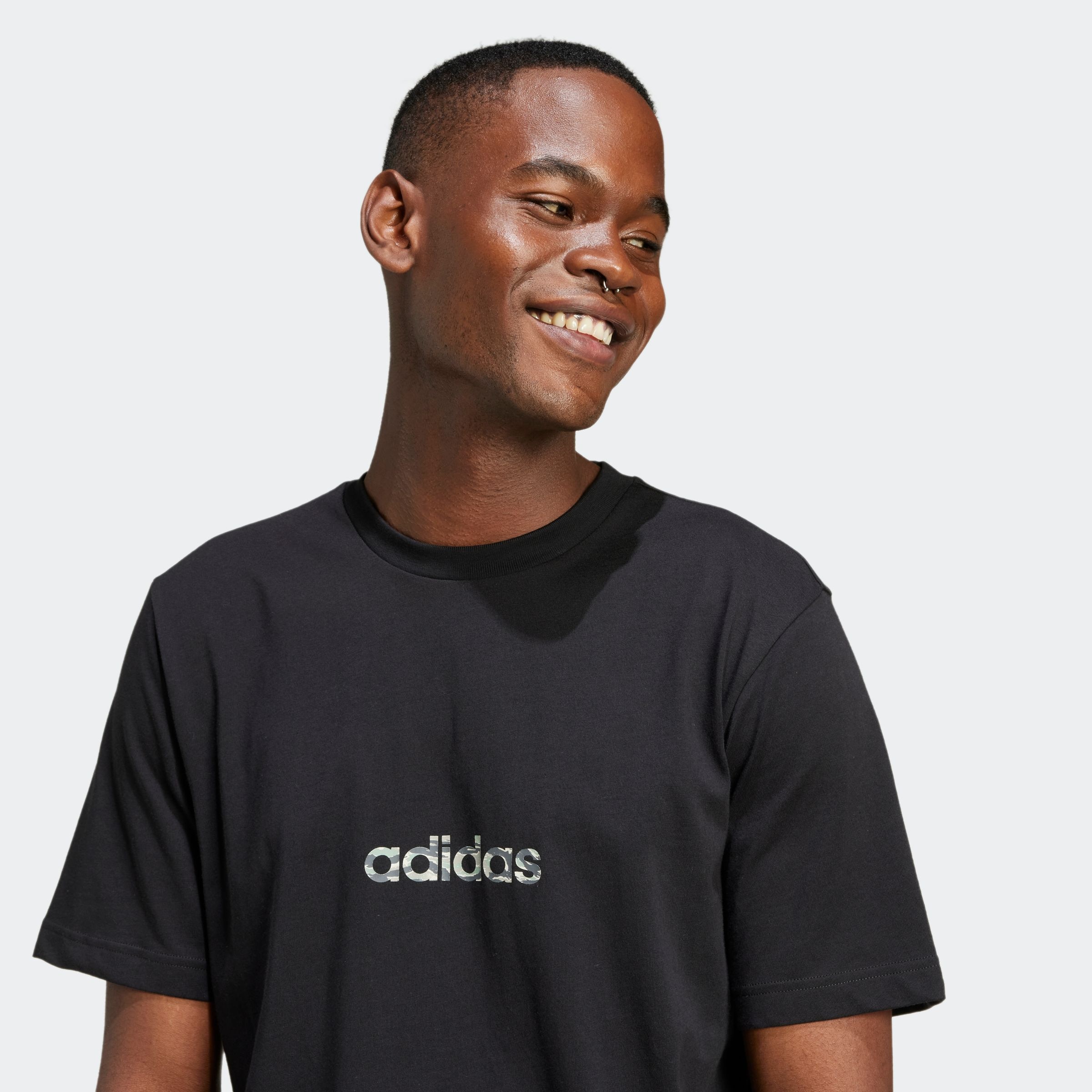 adidas Sportswear T-Shirt »CAMO LINEAR GRAPHIC« sportlicher Stil, kurzärmlig, Military-Style Design, aus Baumwolle