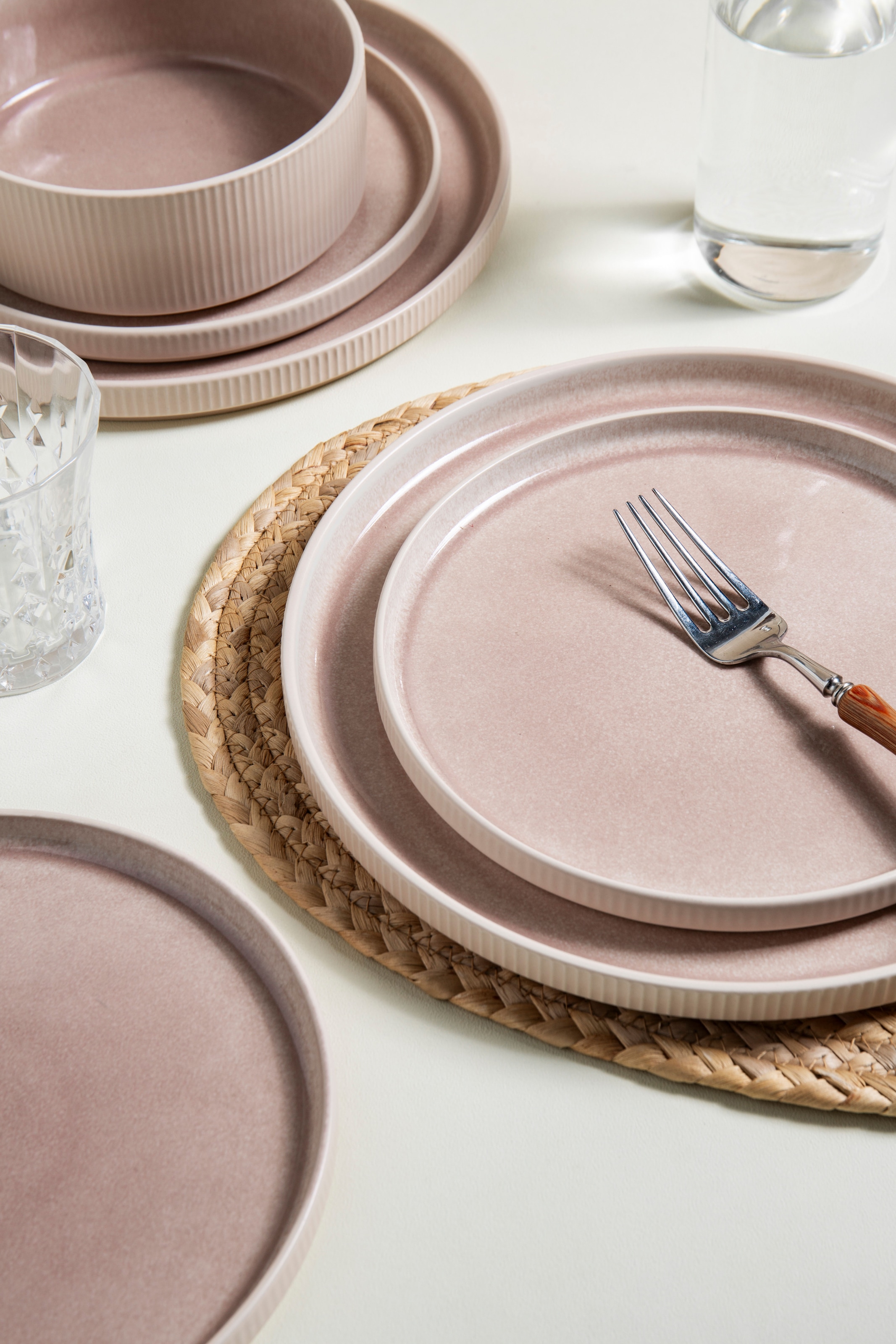 GOODproduct Geschirr-Set »Ylvii, aussen matt, innen reaktiv glasiert« Riffeloptik, spülmaschinenfest und mikrowellengeeignet