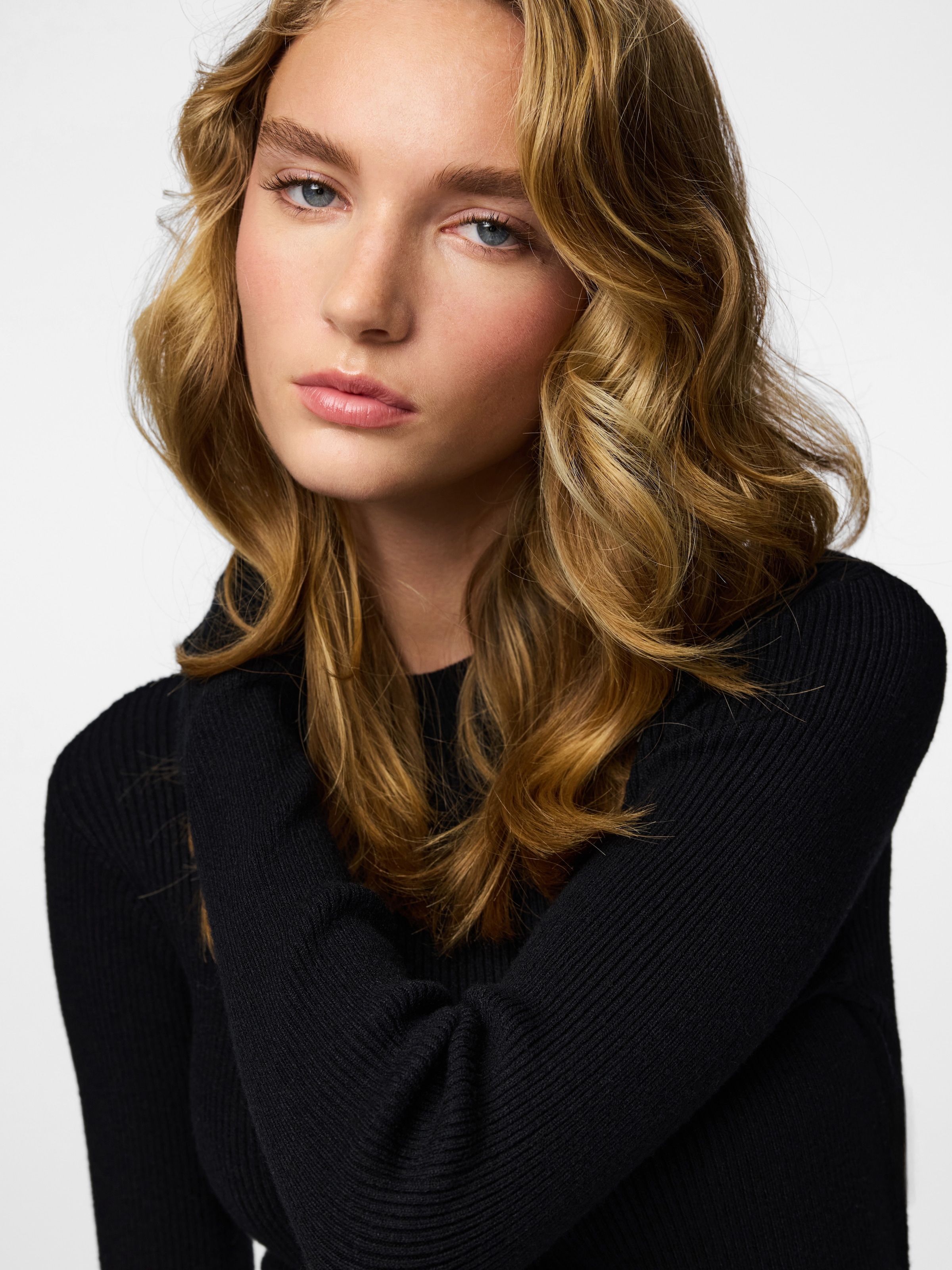 pieces Pull à col rond »PCMIRA NEW LS O-NECK KNIT NOOS BC«
