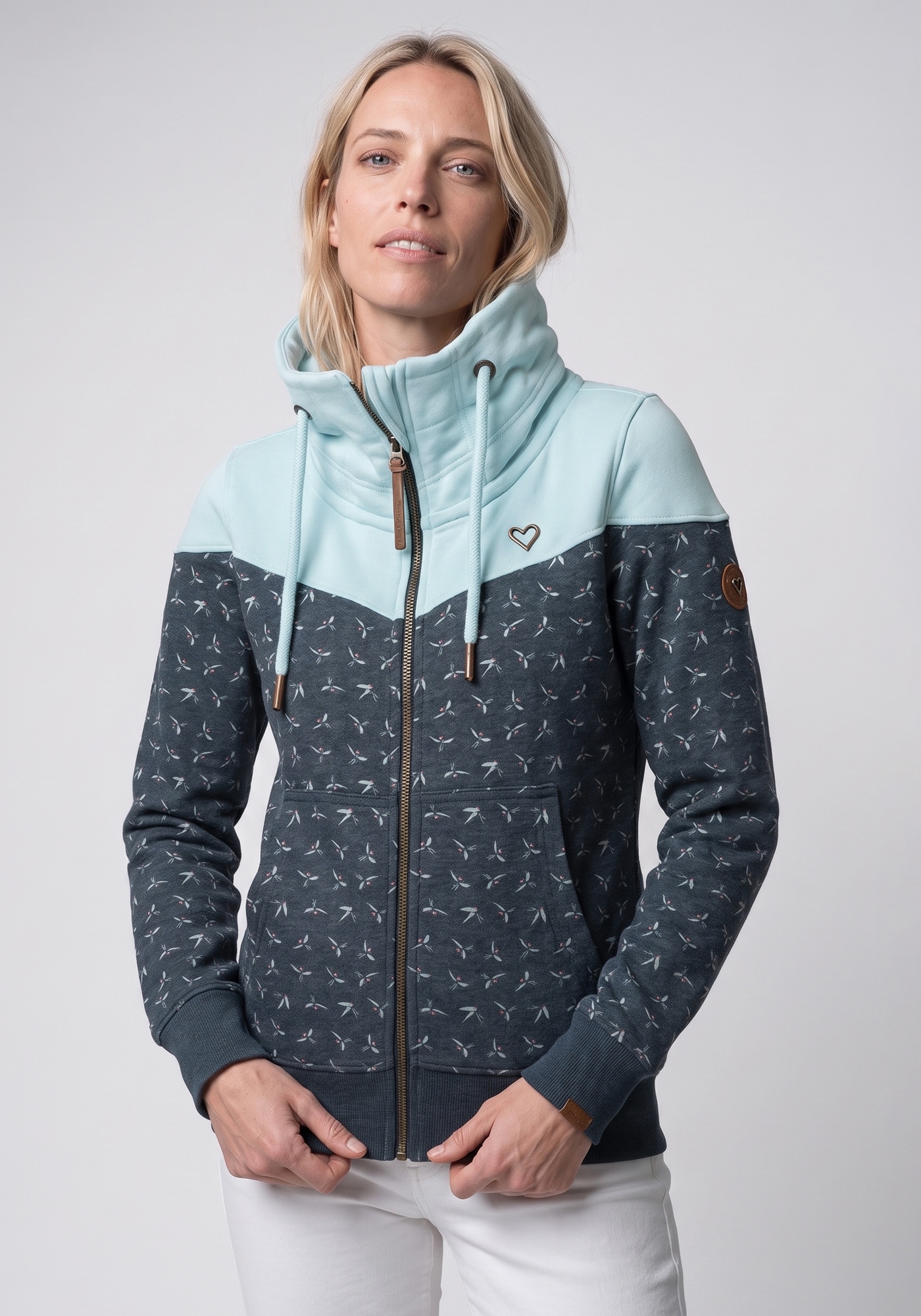 Alife & Kickin Veste sweat »ValinaAK B« avec col montant réglable élevé en superbe qualité sweat