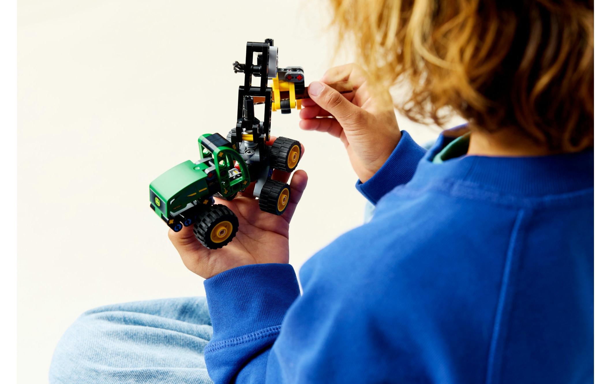 LEGO® Konstruktionsspielsteine »Technic John Deere 1470H Rad-Harvester 42218«