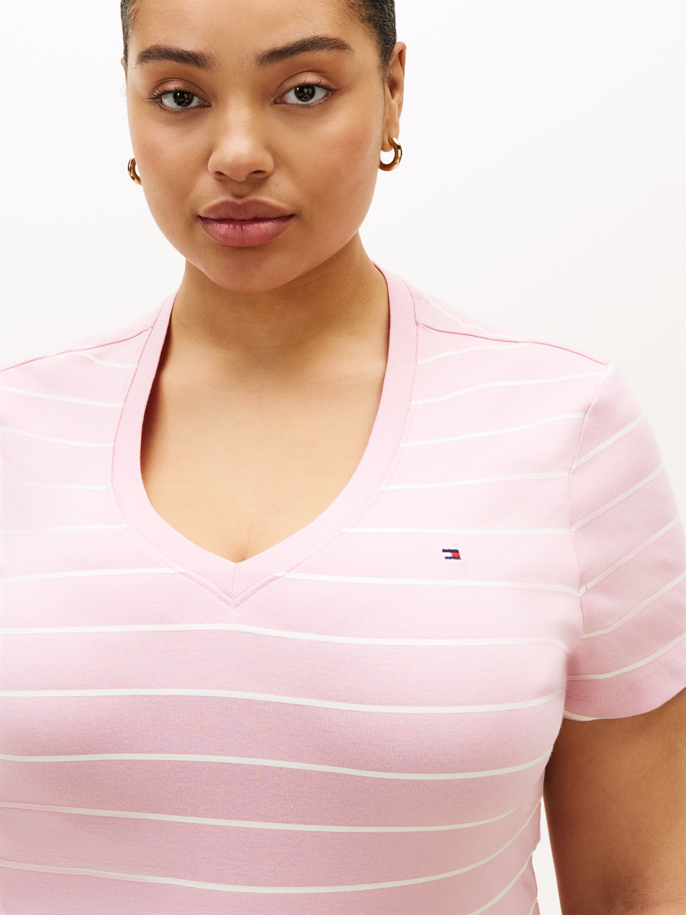 Tommy Hilfiger Curve V-Shirt »CRV SLIM CODY V-NK SS« in grossen Grössen, Baumwoll-Qualität