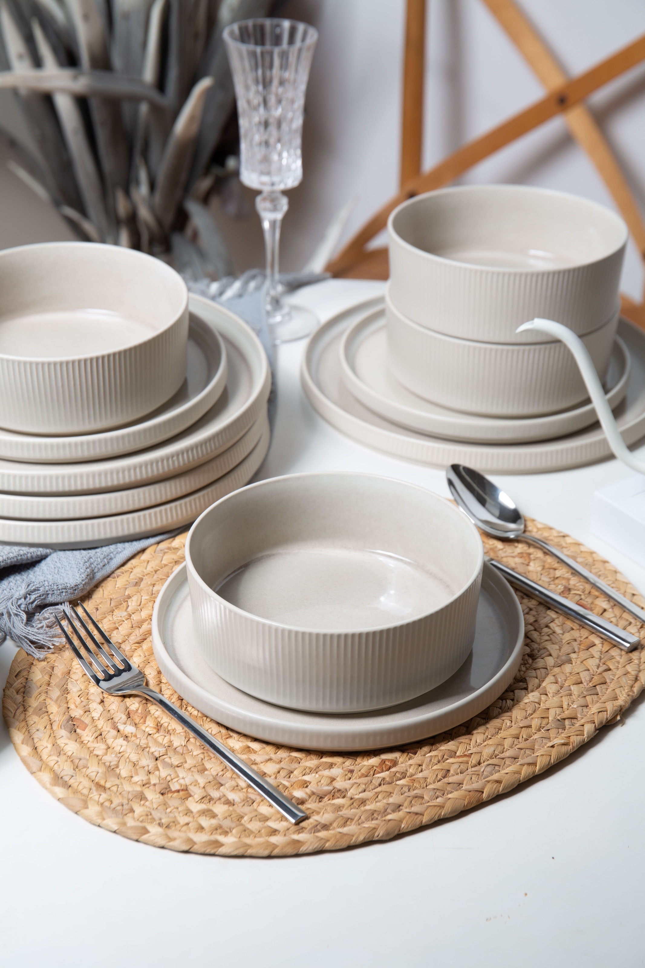 GOODproduct Geschirr-Set »Ylvii, aussen matt, innen reaktiv glasiert« spülmaschinenfest und mikrowellengeeignet