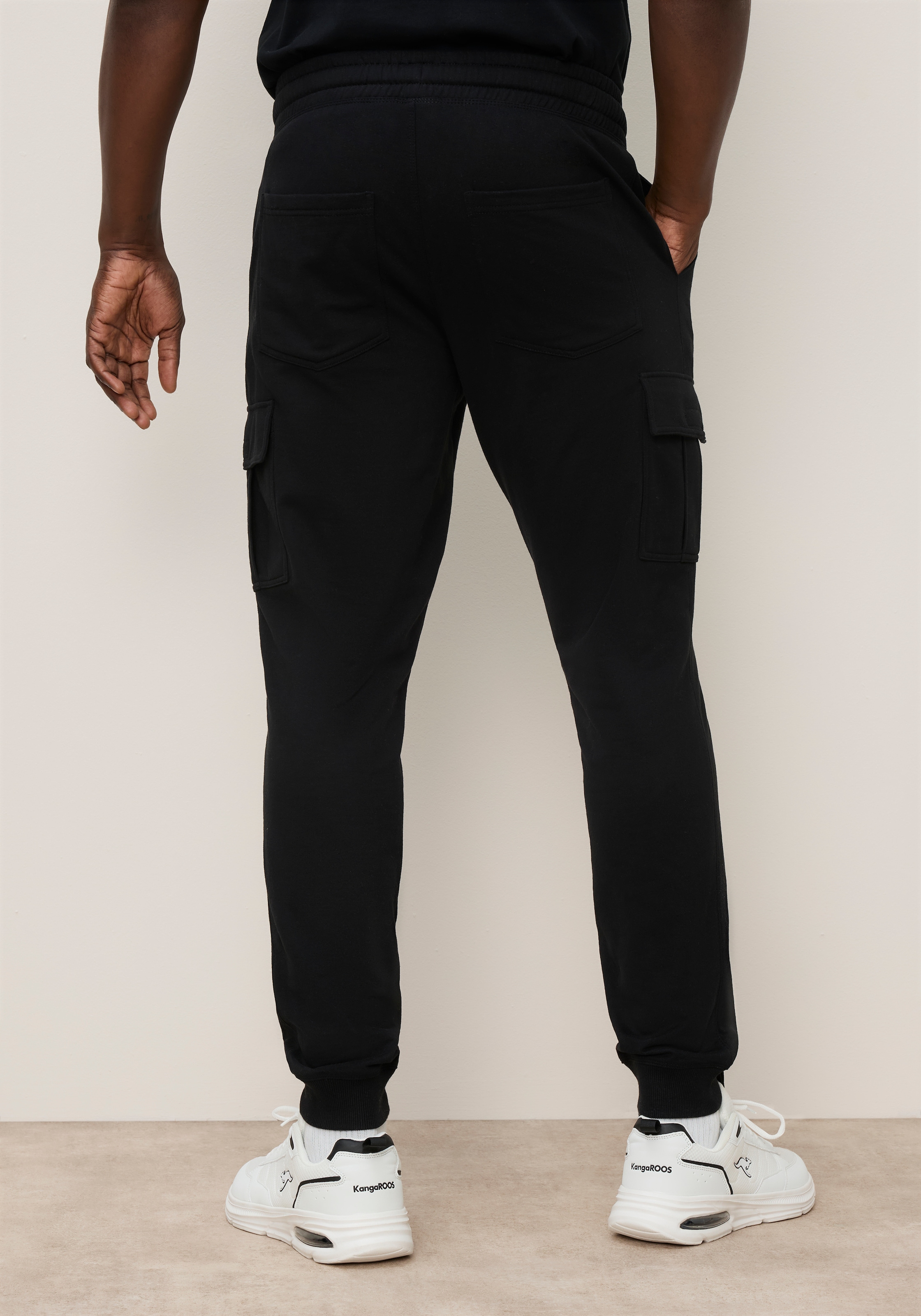 KangaROOS Pantalon de jogging  coupe droite, avec badge en application, aussi en grandes tailles