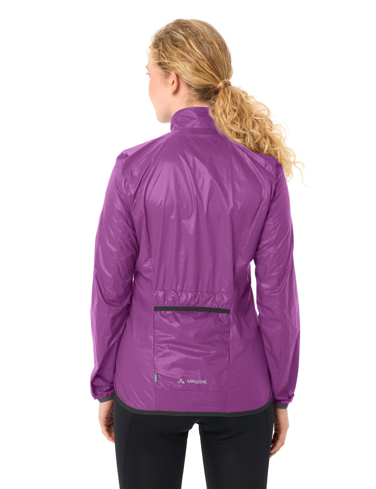 VAUDE Veste de vélo »WOMEN'S MATERA AIR JACKET« ohne Kapuze atmungsaktiv, winddicht, wasserabweisend, mit offener Rückentasche
