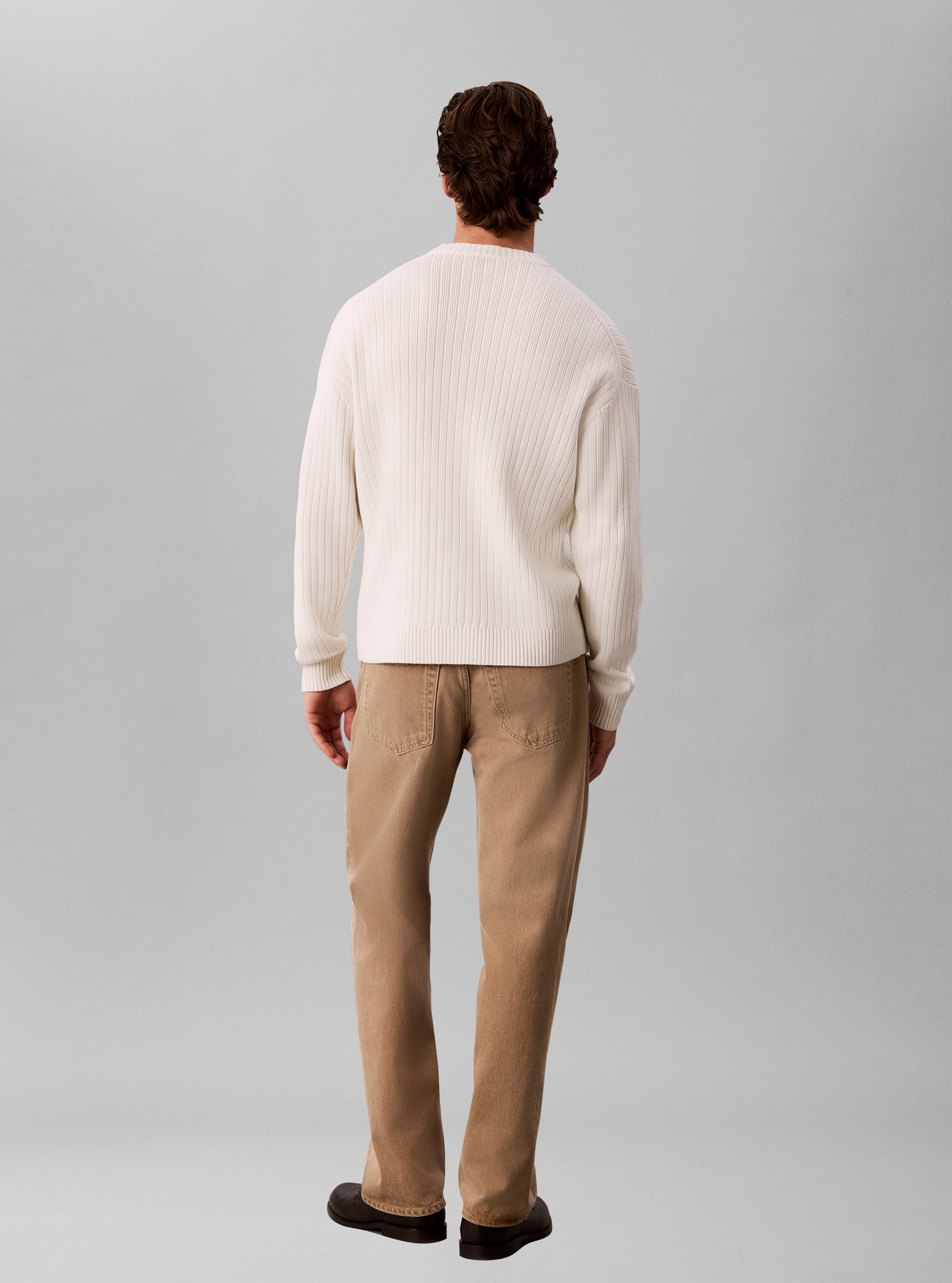 Calvin Klein Jeans Pull en tricot maille côtelée, coupe régulière, broderie du logo